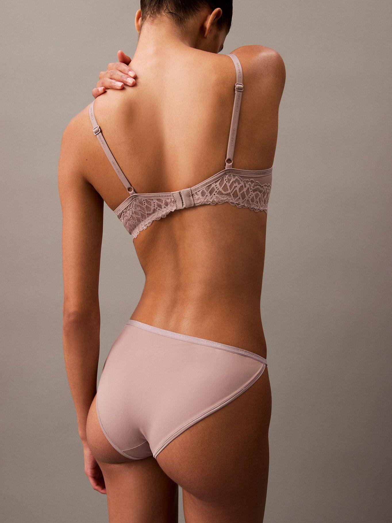Calzón Bikini String Ideal Micro Beige Calvin Klein-2