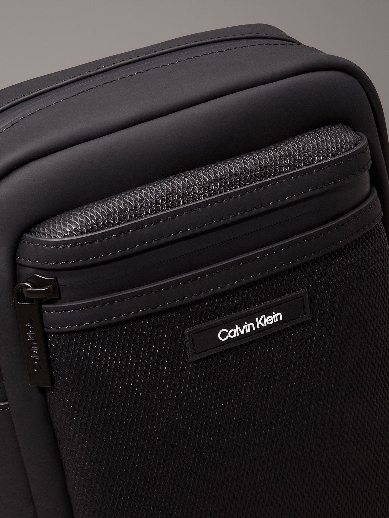 Bolso Reporter Ck-Essential Negro Calvin Klein-4