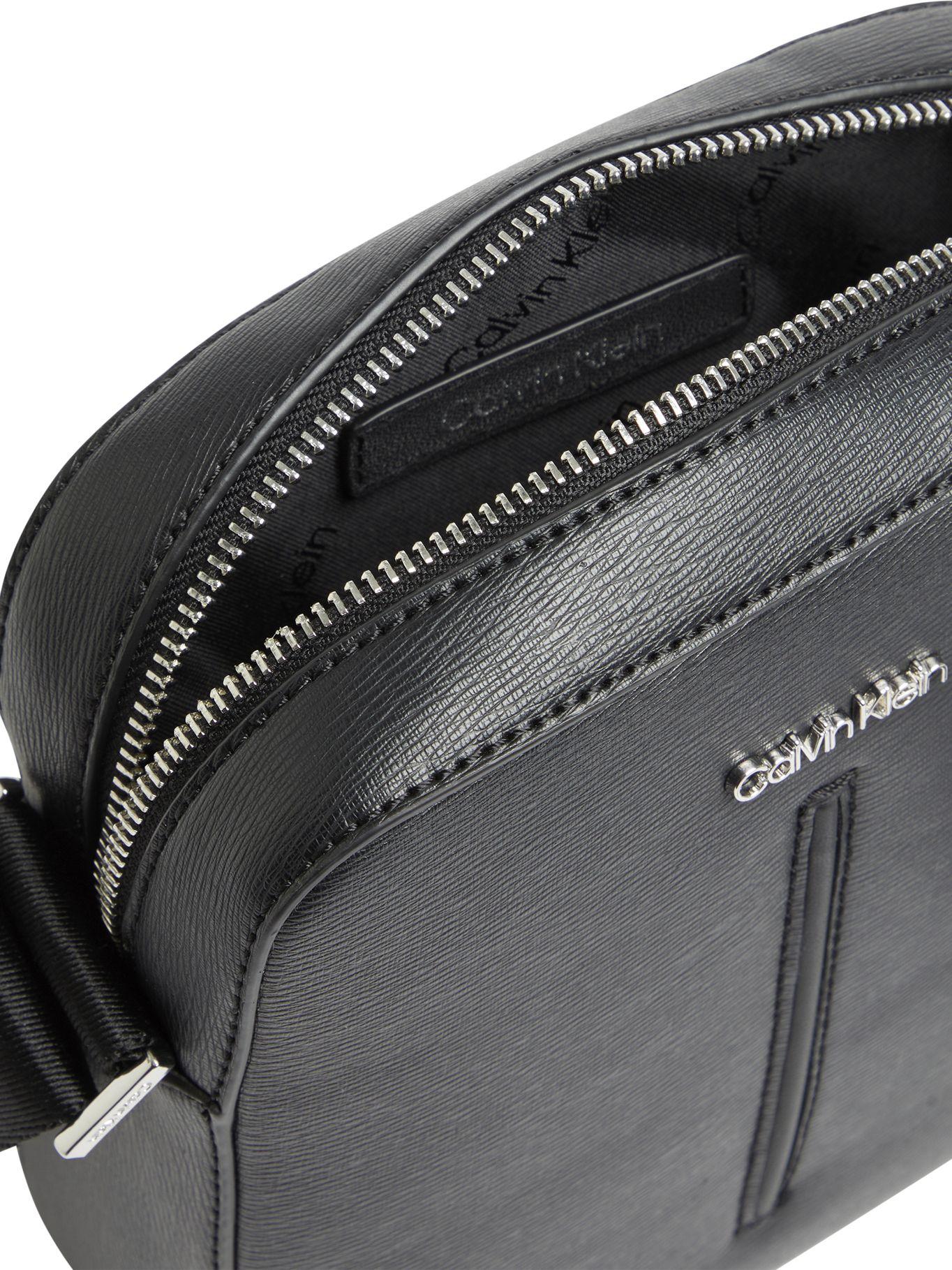 Bolso bandolera con la placa del logo Negro Calvin Klein-2