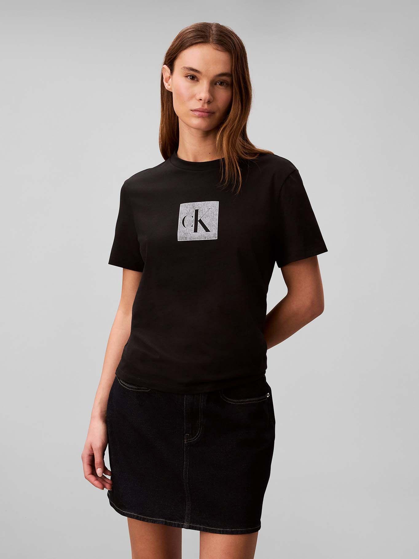 Polera Clásica con Monograma Negro Calvin Klein-0