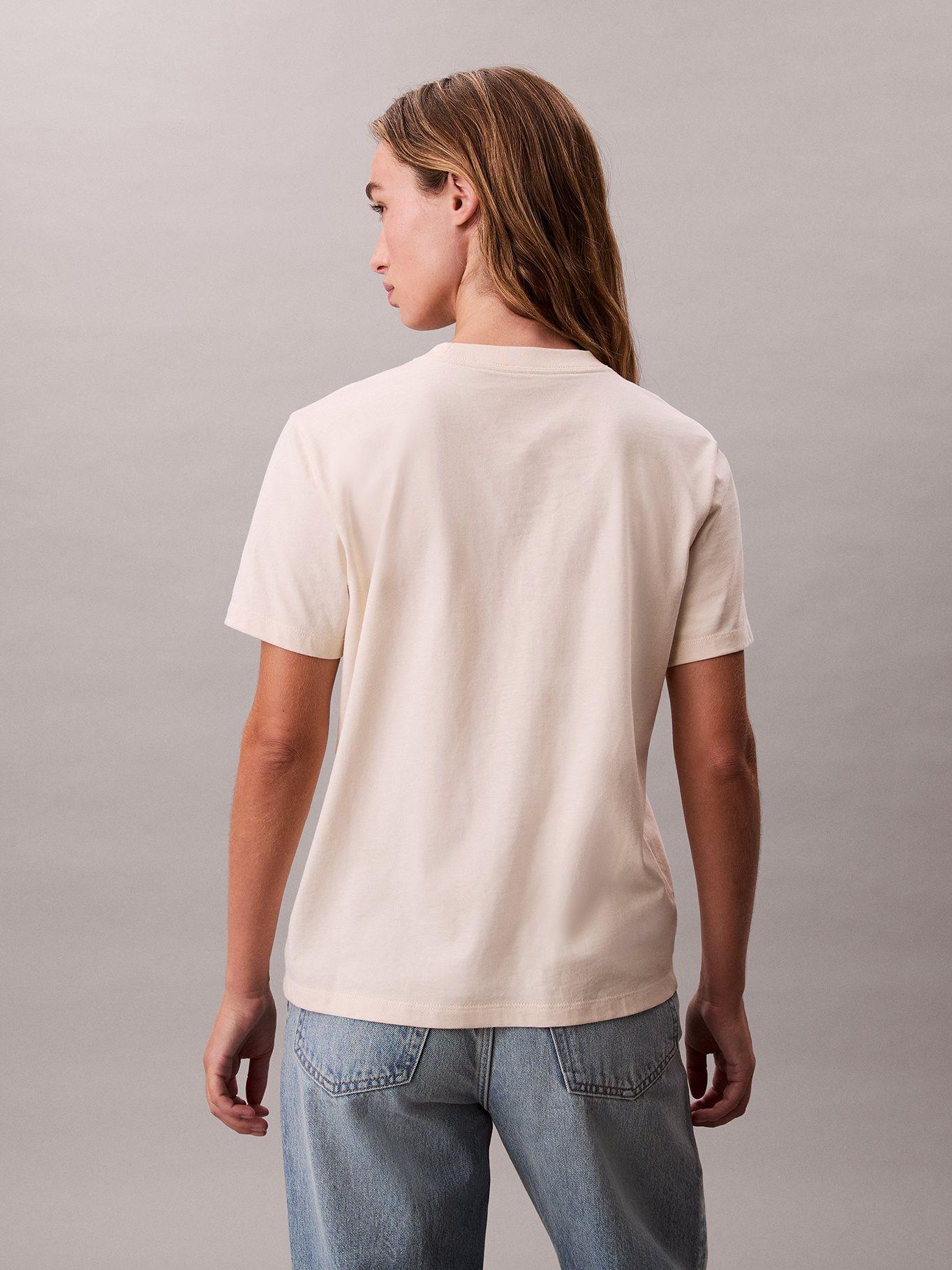 Polera Clásicc Y Monograma Estampado Beige Calvin Klein-2