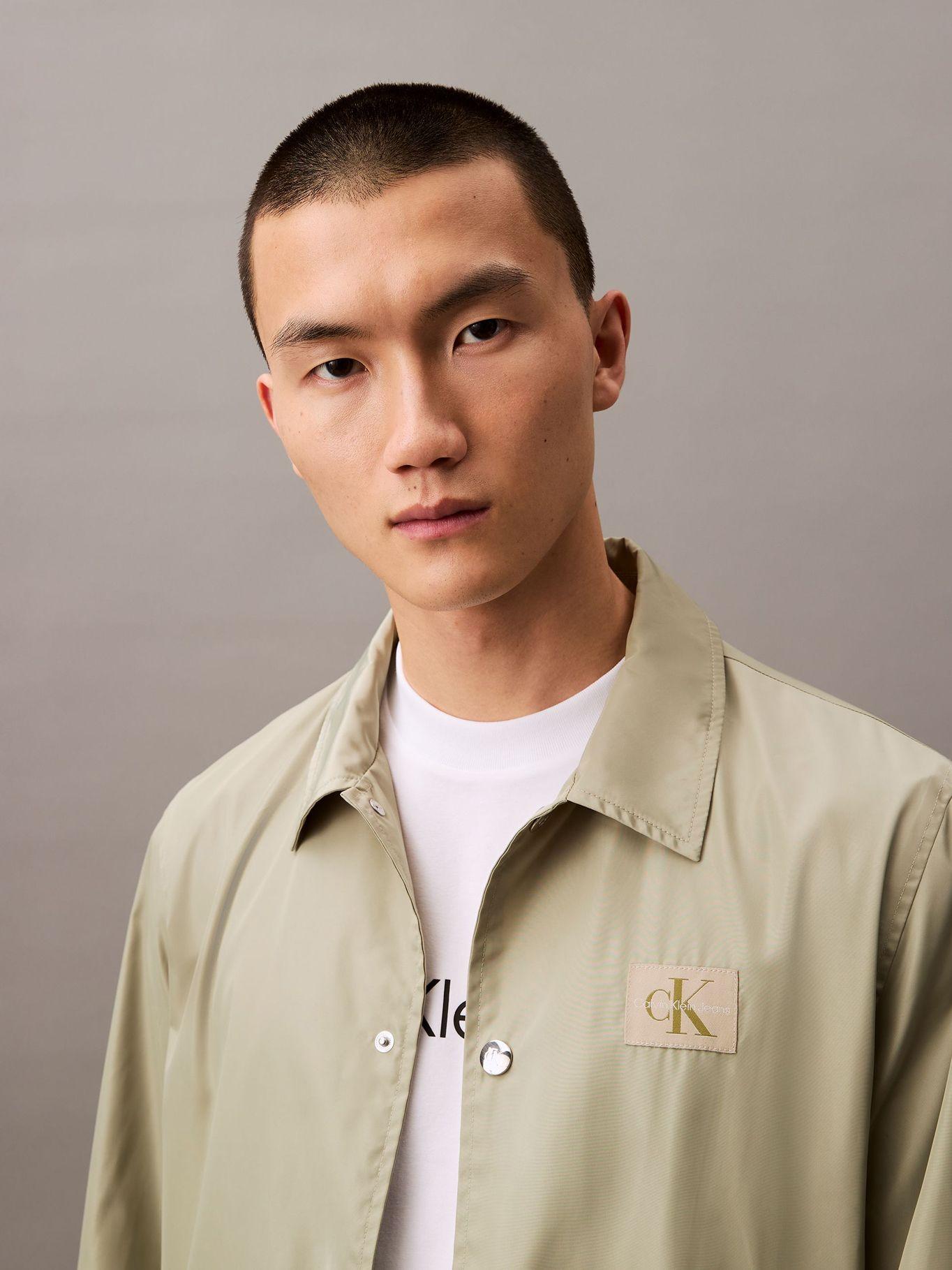 Polera Regular con Logotipo Blanco Calvin Klein-5