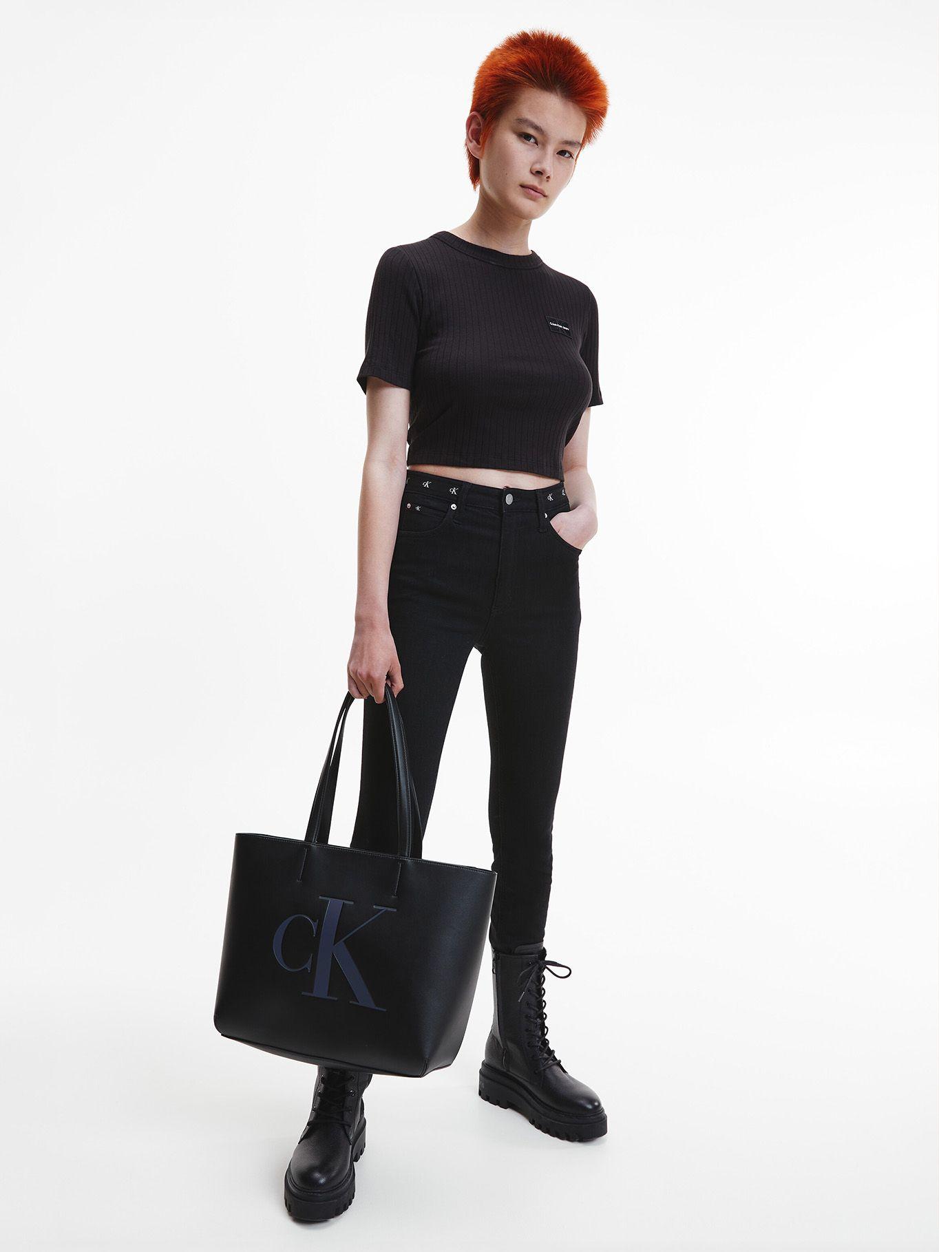 Cartera Sculpted Shopper Mono Negro Calvin Klein-4