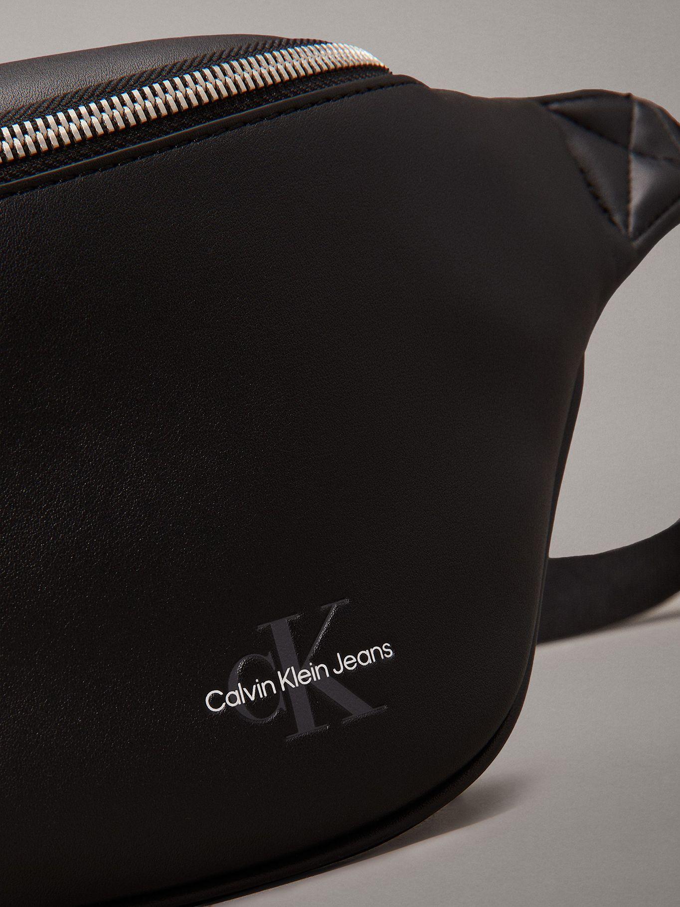 Banano Monogram Soft Negro Calvin Klein-3