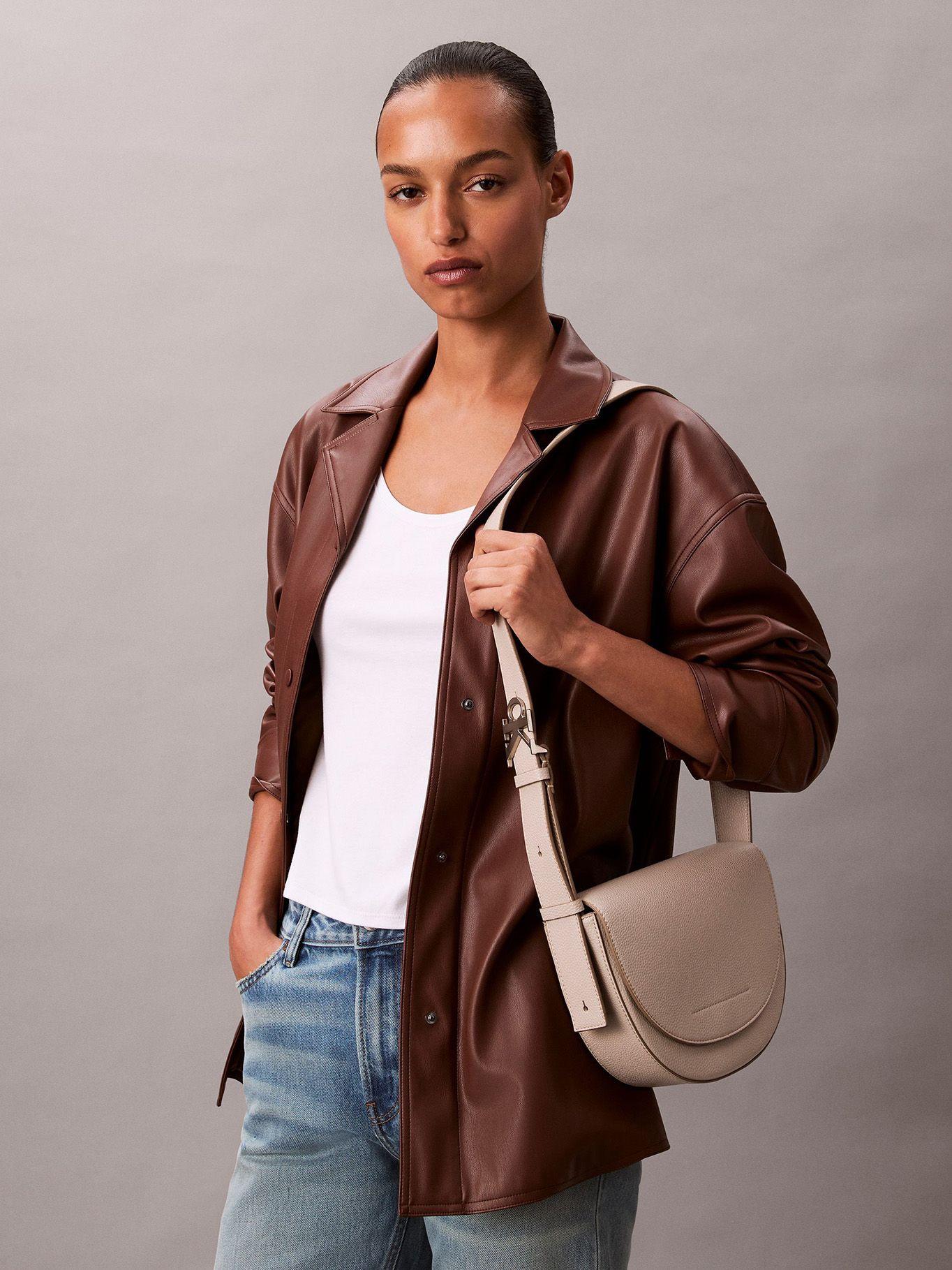 Cartera Saddle Archive Beige Calvin Klein-3