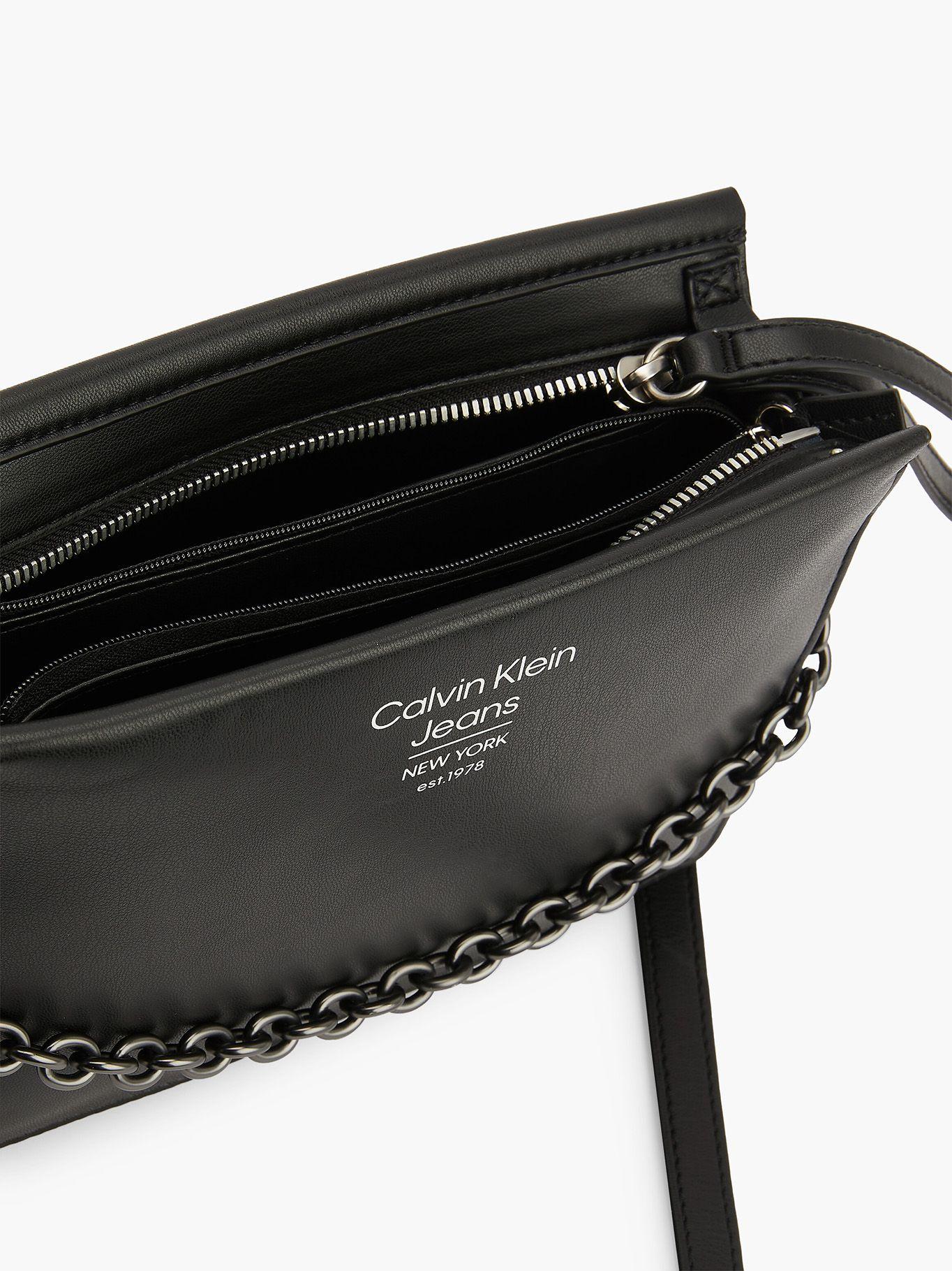 Cartera Sculpted 076 Negro Calvin Klein-2