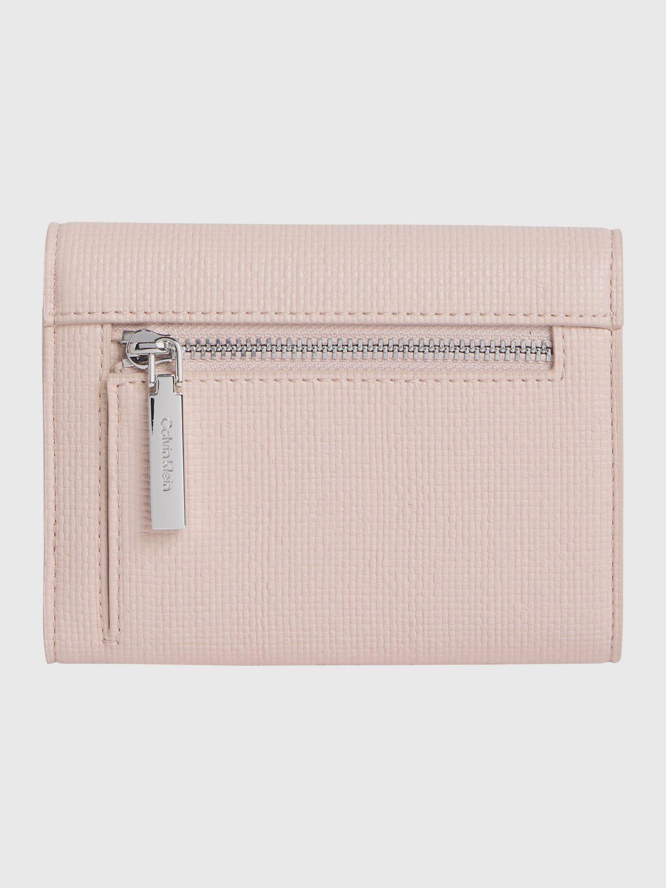 Billetera Ck Daily Medium Rosado Calvin Klein-1