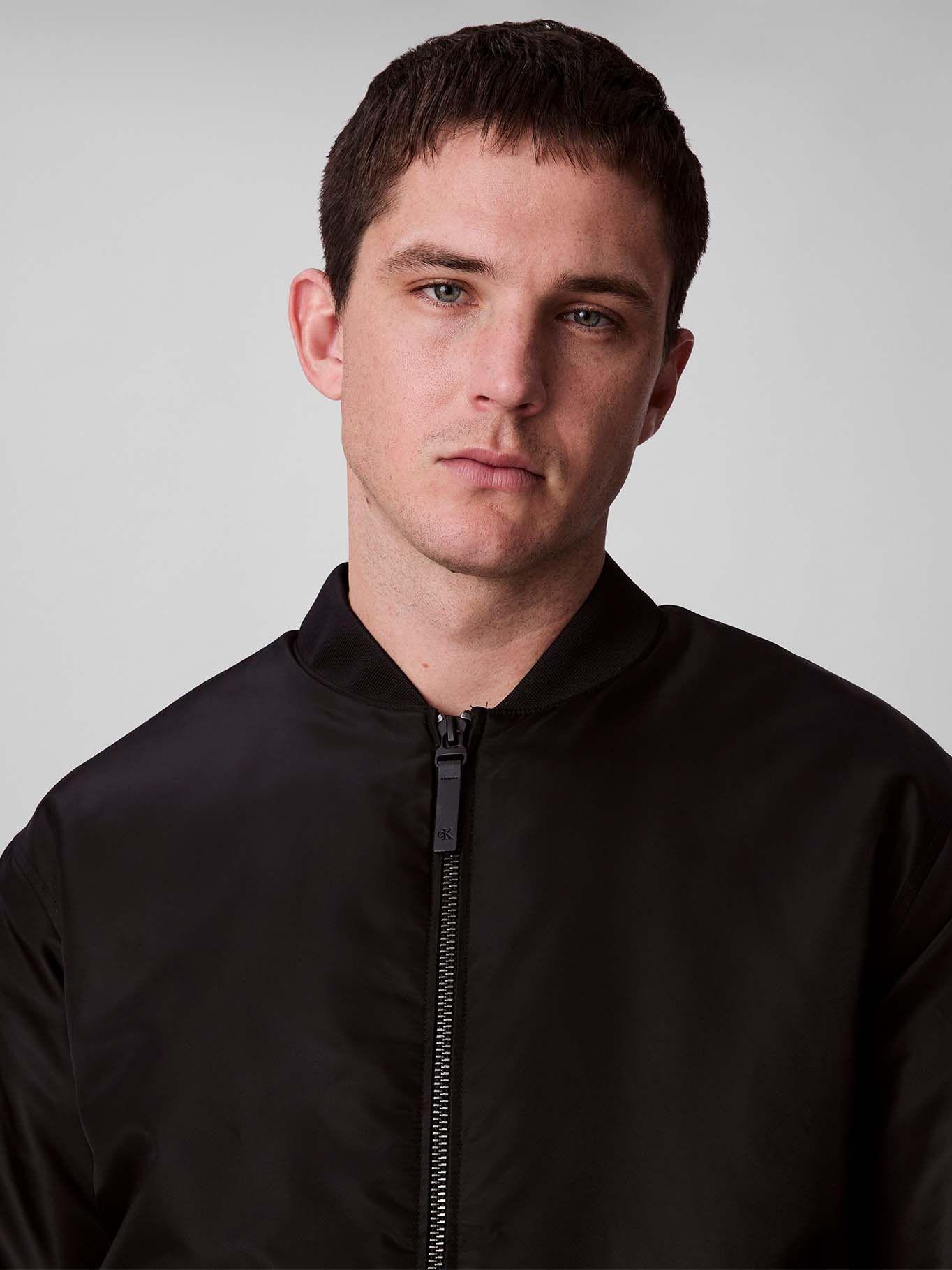 Chaqueta Bomber de Nailon Negro Calvin Klein-4
