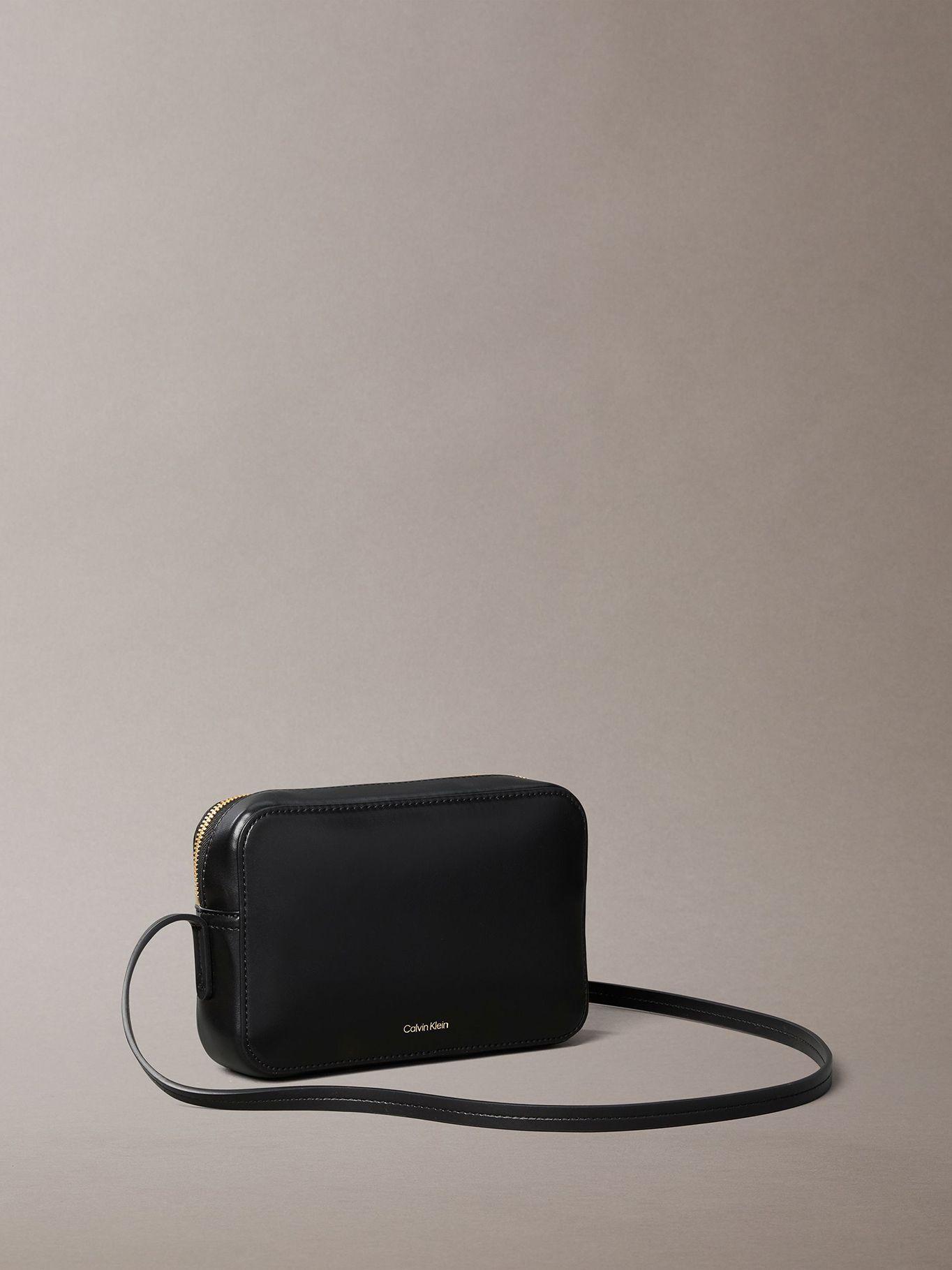 Bandolera Herraje Logo -Monograma Negro Calvin Klein-2