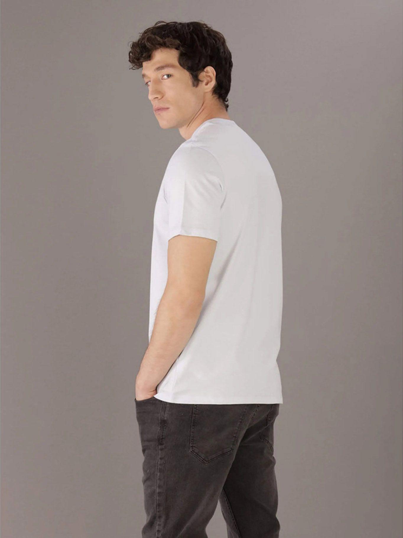 Polera Monograma Bagde 30S Blanco Calvin Klein-2