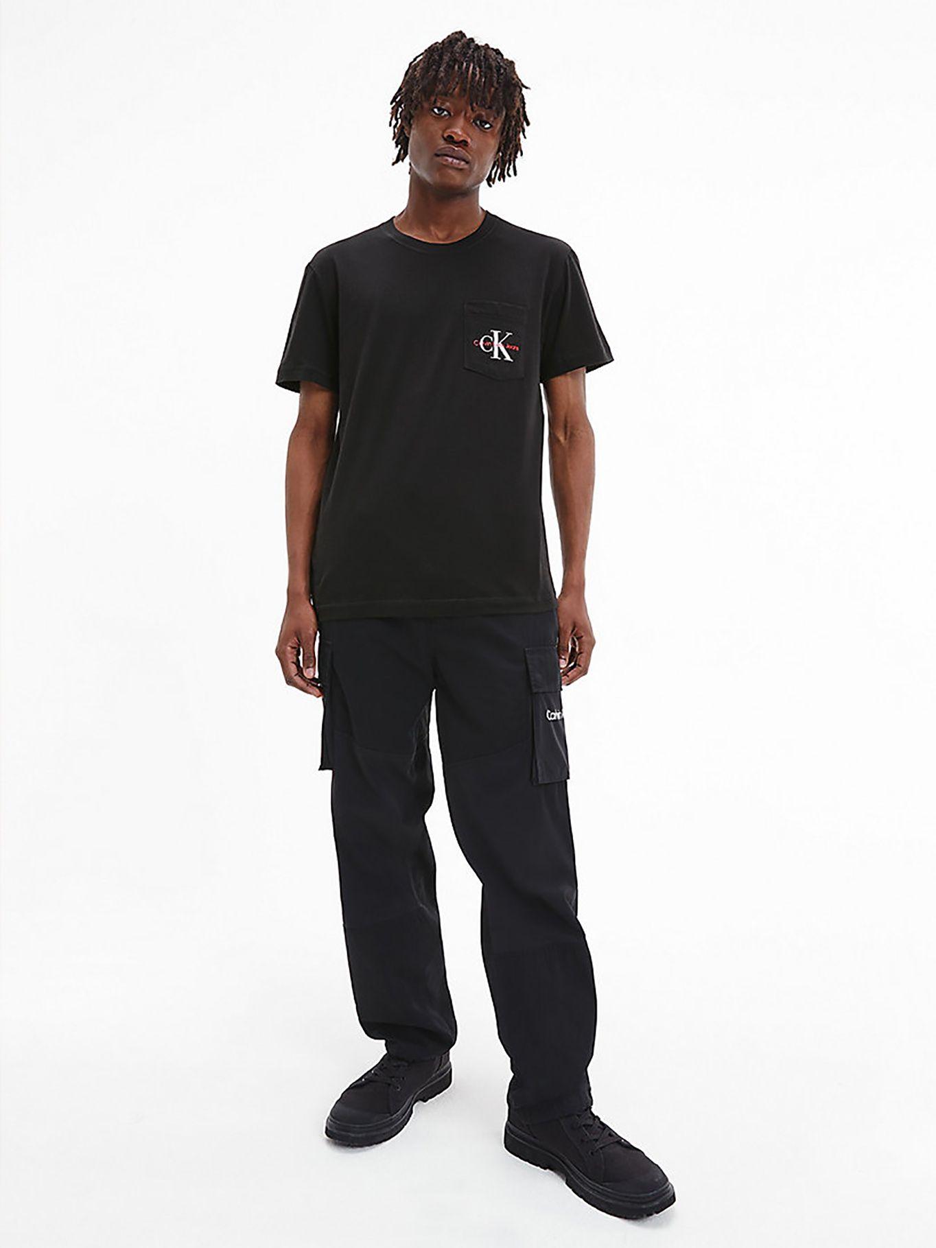 Polera Monogram Logo Pocket Negro 0GK Calvin Klein-1