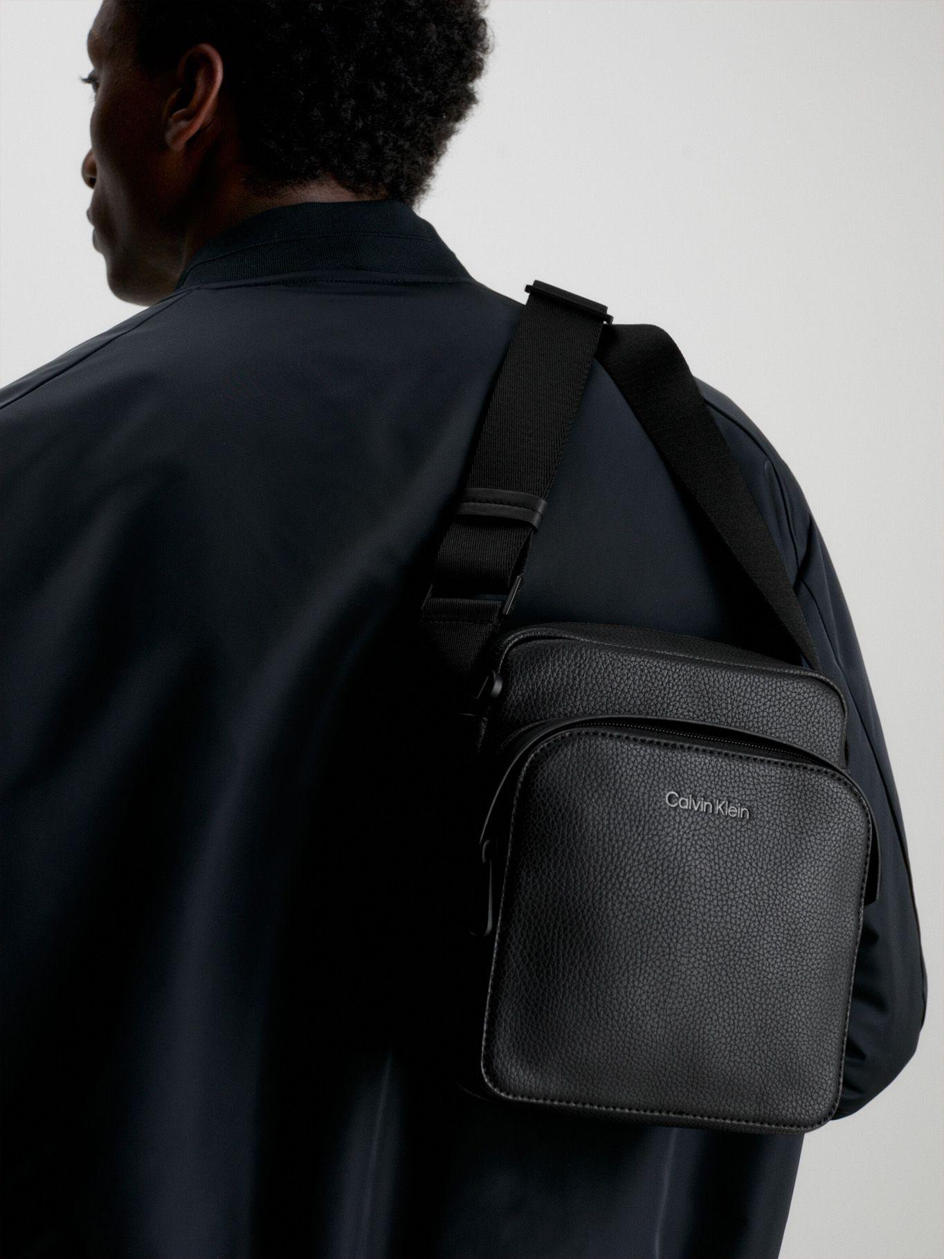 Bandolera Ck Must Reporter Negro-3