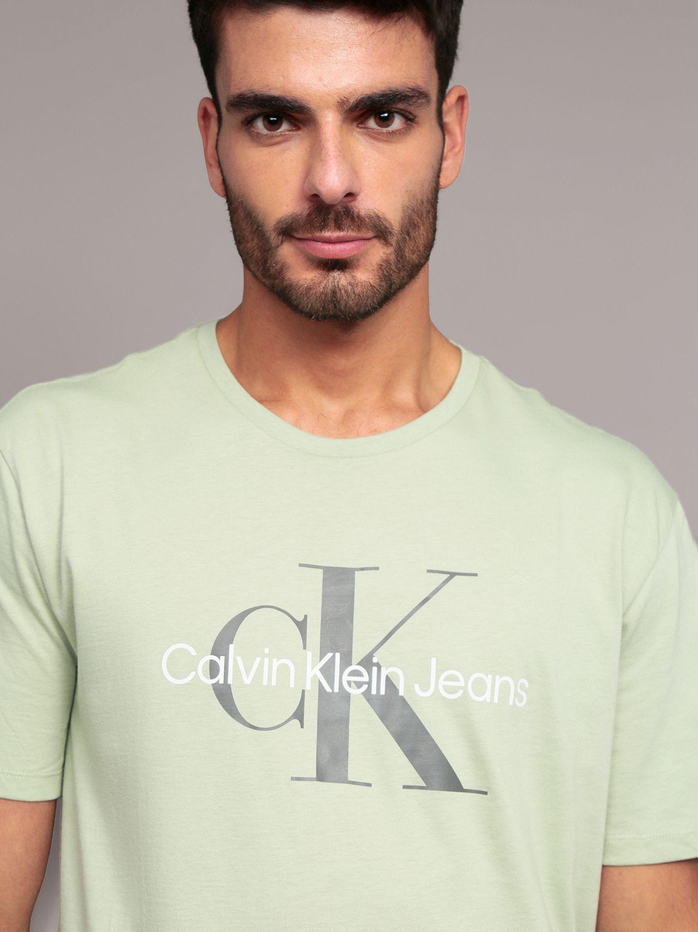 Polera Monograma Crew Verde Calvin Klein-4