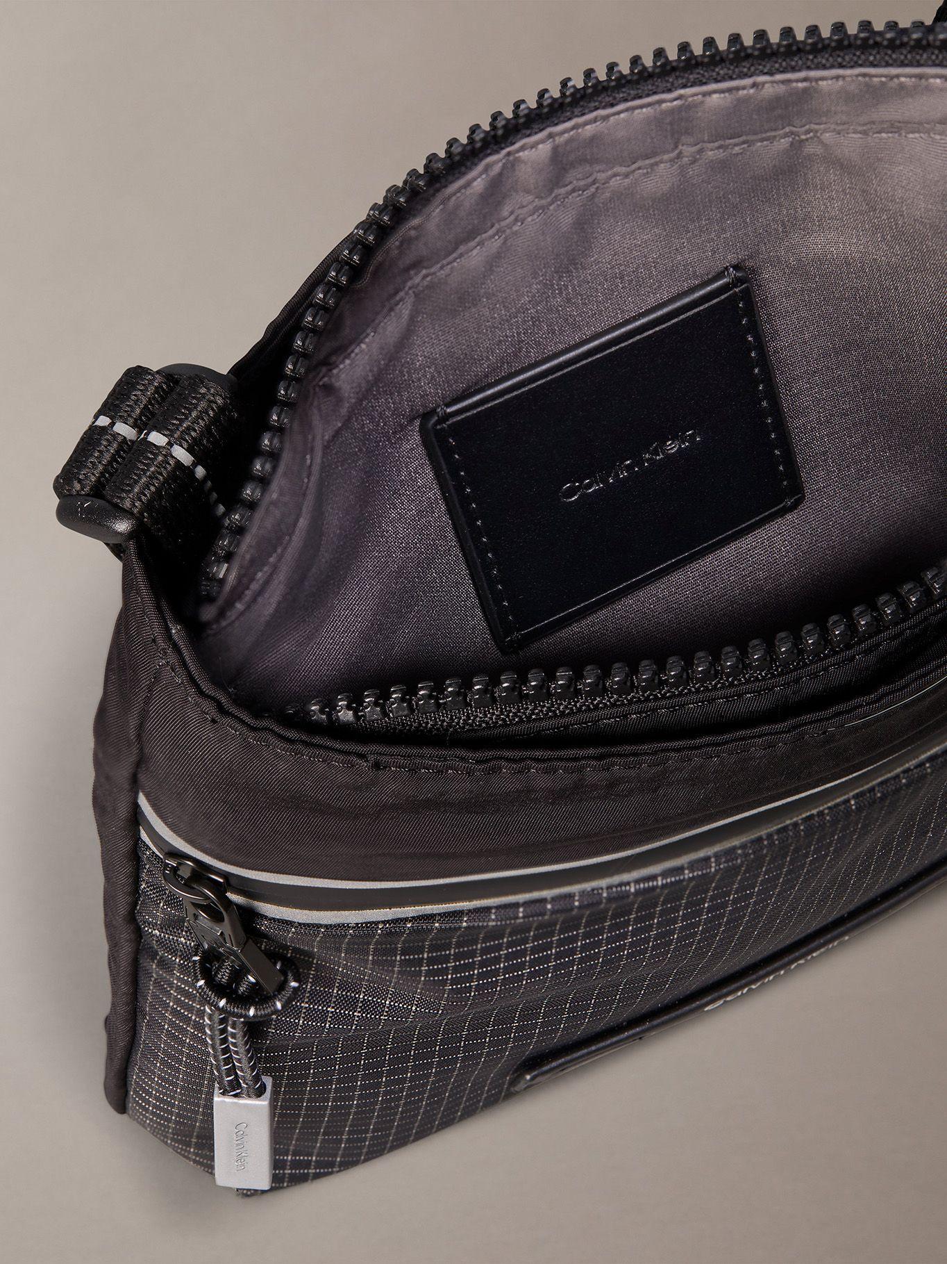 Bolso Reporter Utility Zip Negro Calvin Klein-2