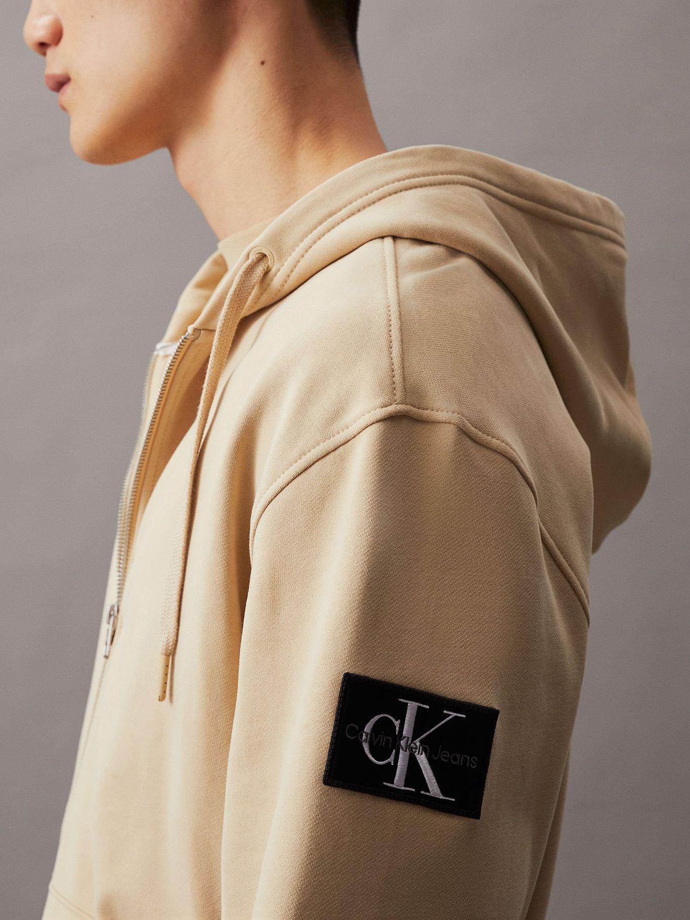 Polerón con Gorro Badge Zip Through Beige Calvin Klein-4