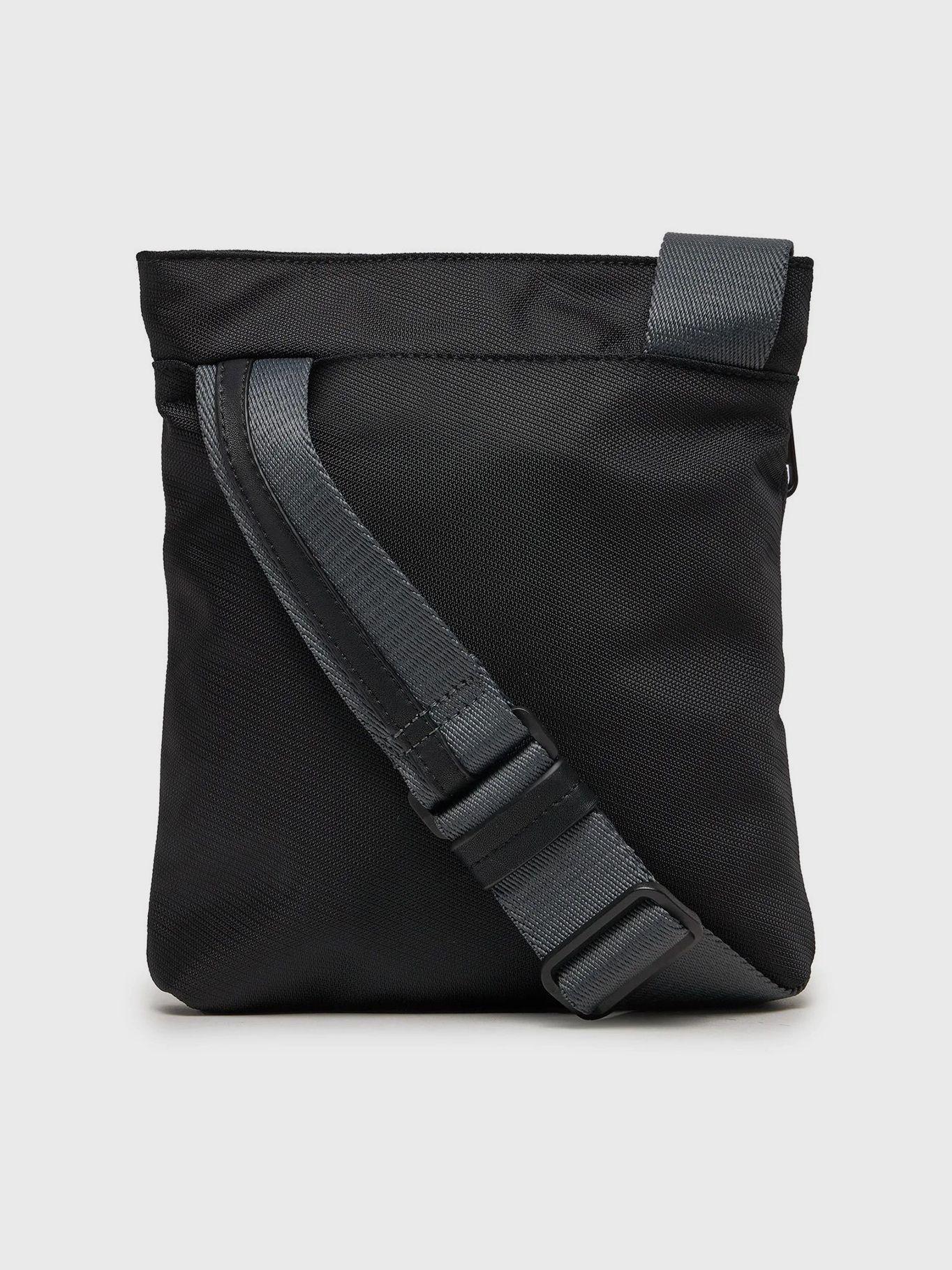 Bolso Bandolera Ck Essential Negro Calvin Klein-1