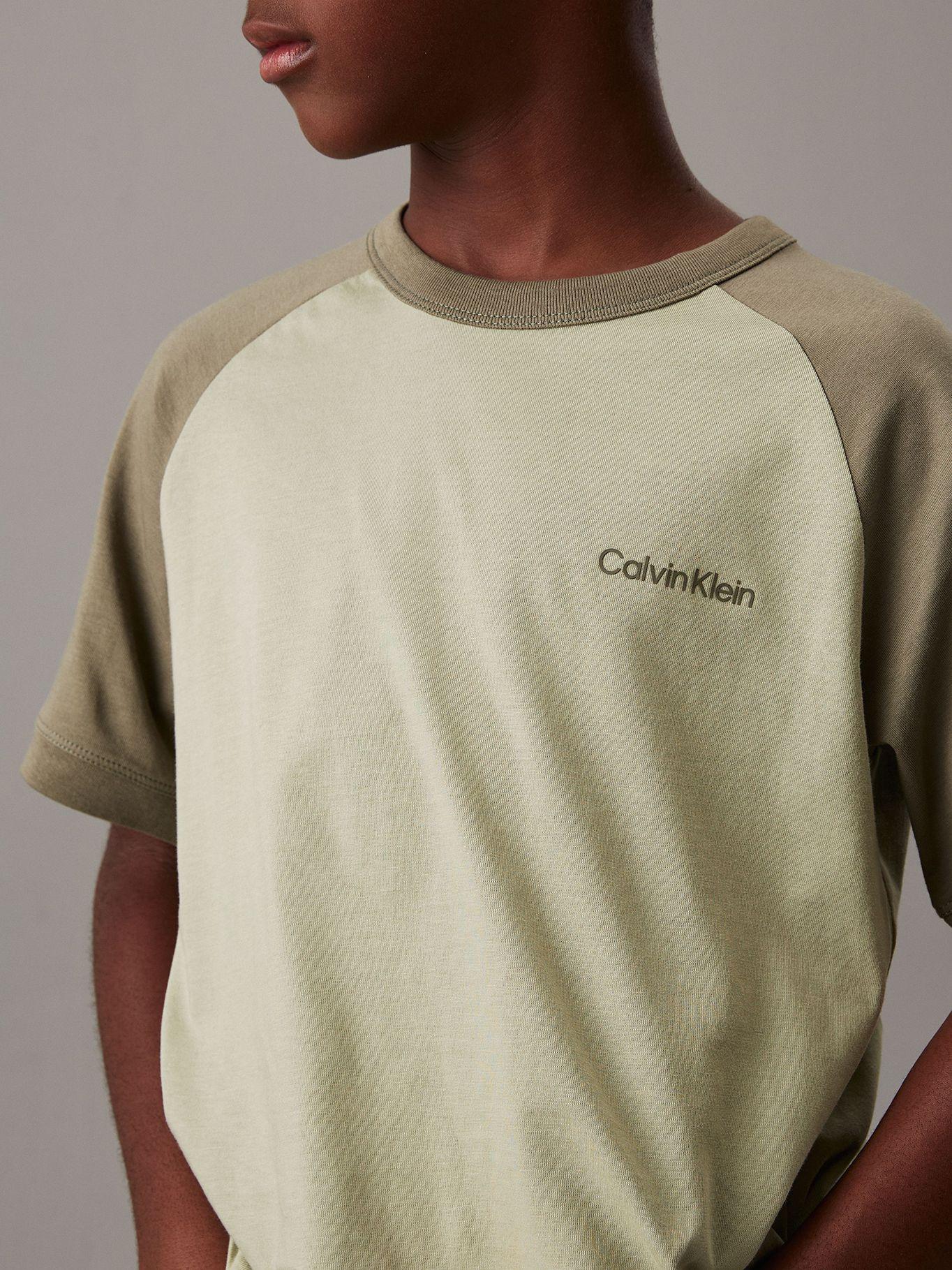 Polera Niño Color Block Verde Calvin Klein-3