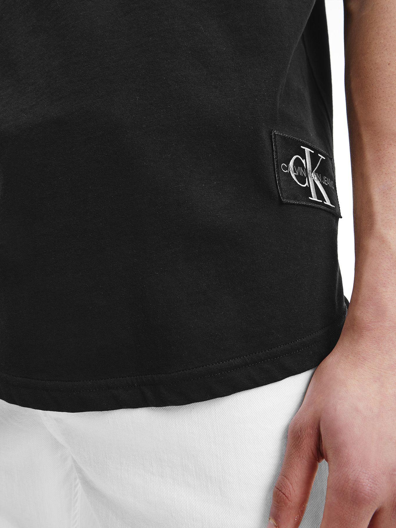 Polera Badge Turn Negro Calvin Klein-3