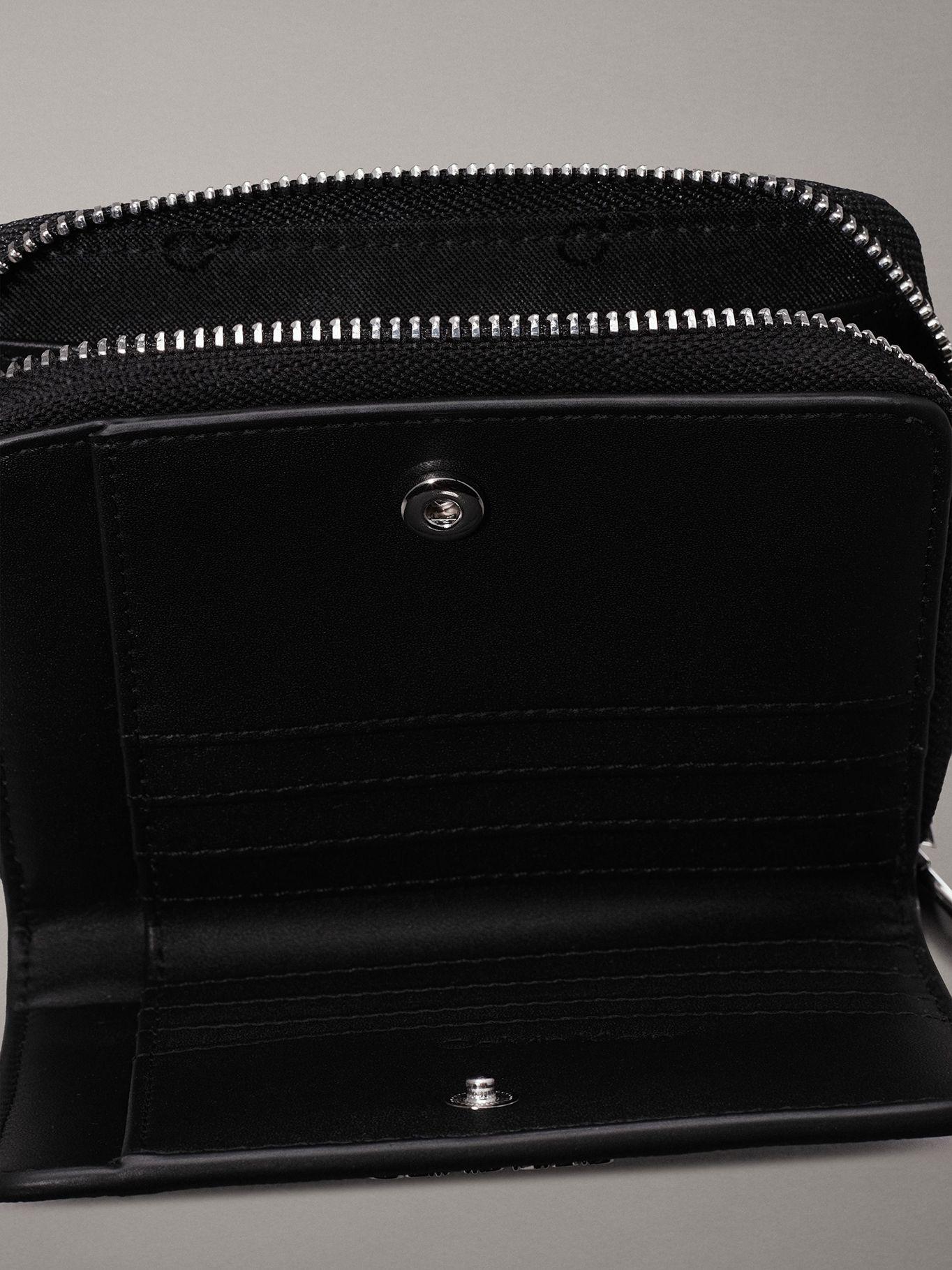 Billetera CK Must Around Mono Negro Calvin Klein-2