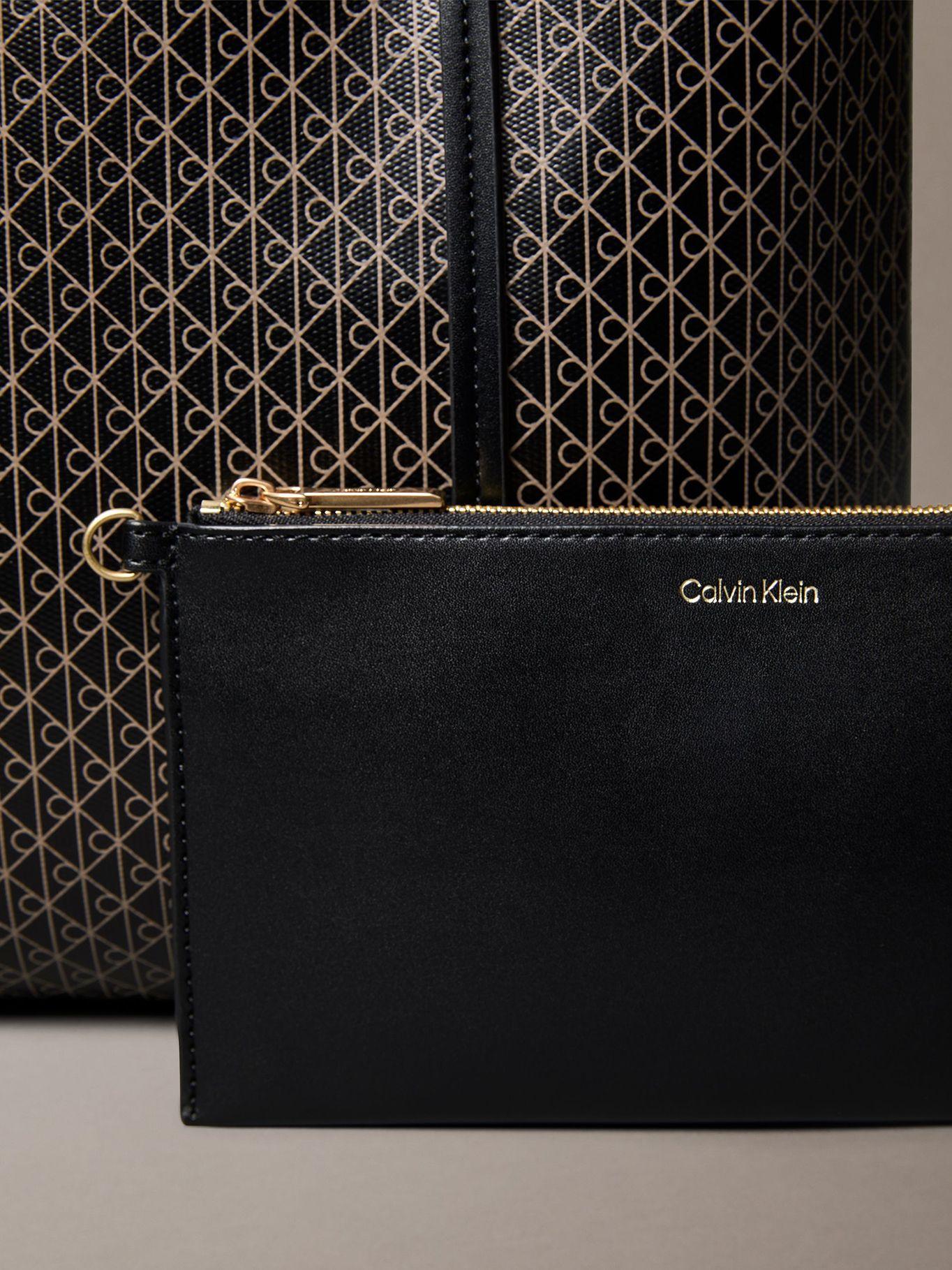 Cartera Tote Pequeña con Estampado Negro Calvin Klein-3