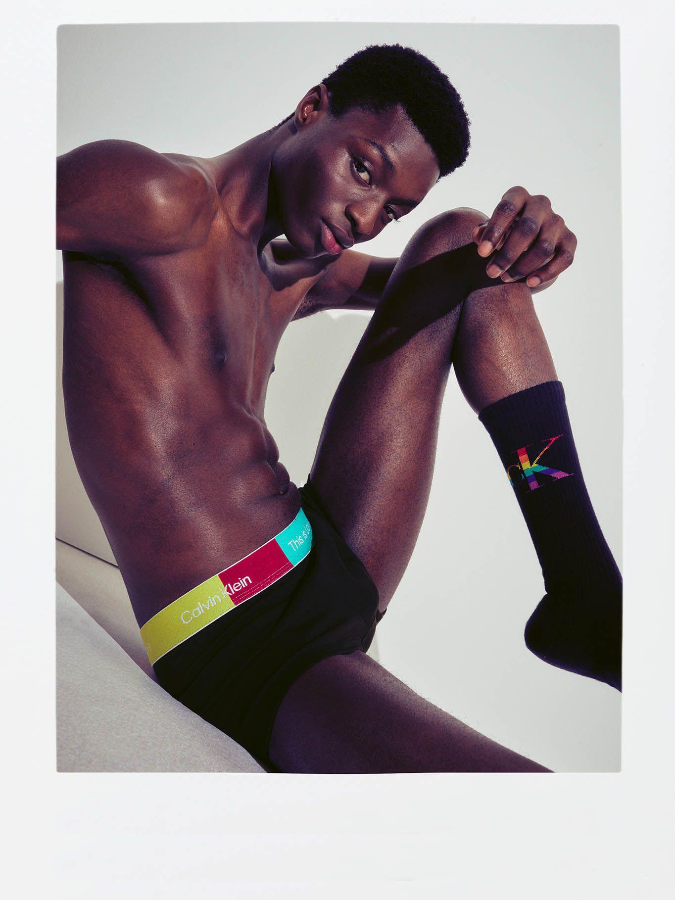 Boxer con Calvin Klein Negro Calvin Klein NB3414-001-4