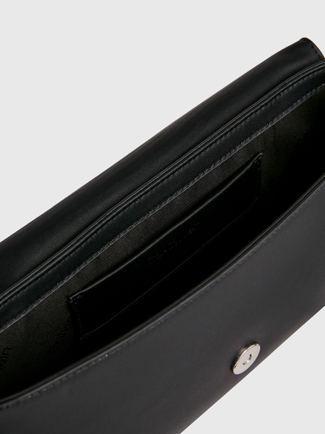 Cartera Ck Must Negro BH Calvin Klein-2