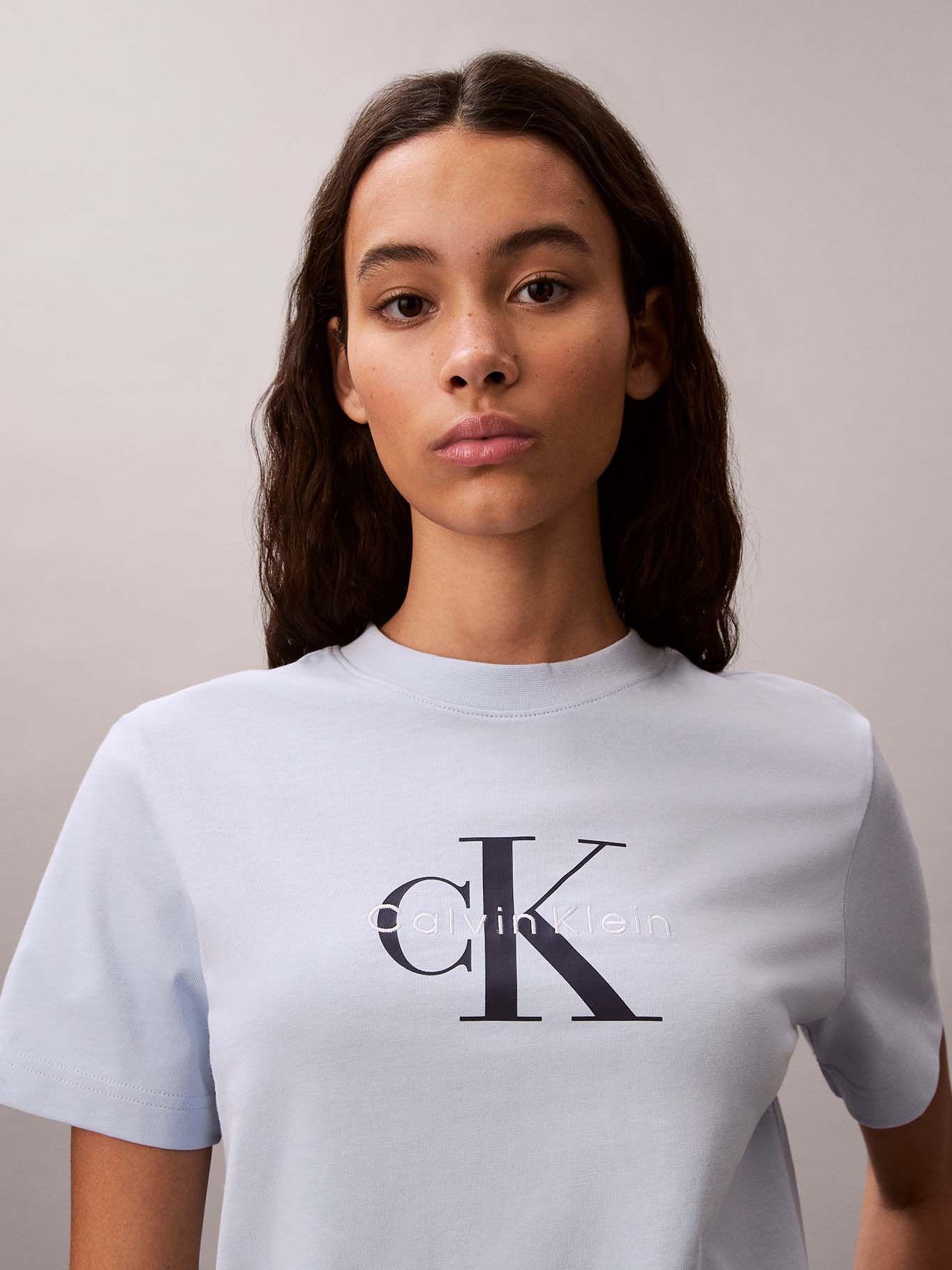 Polera Clásica Monograma Estampado Celeste Calvin Klein-4
