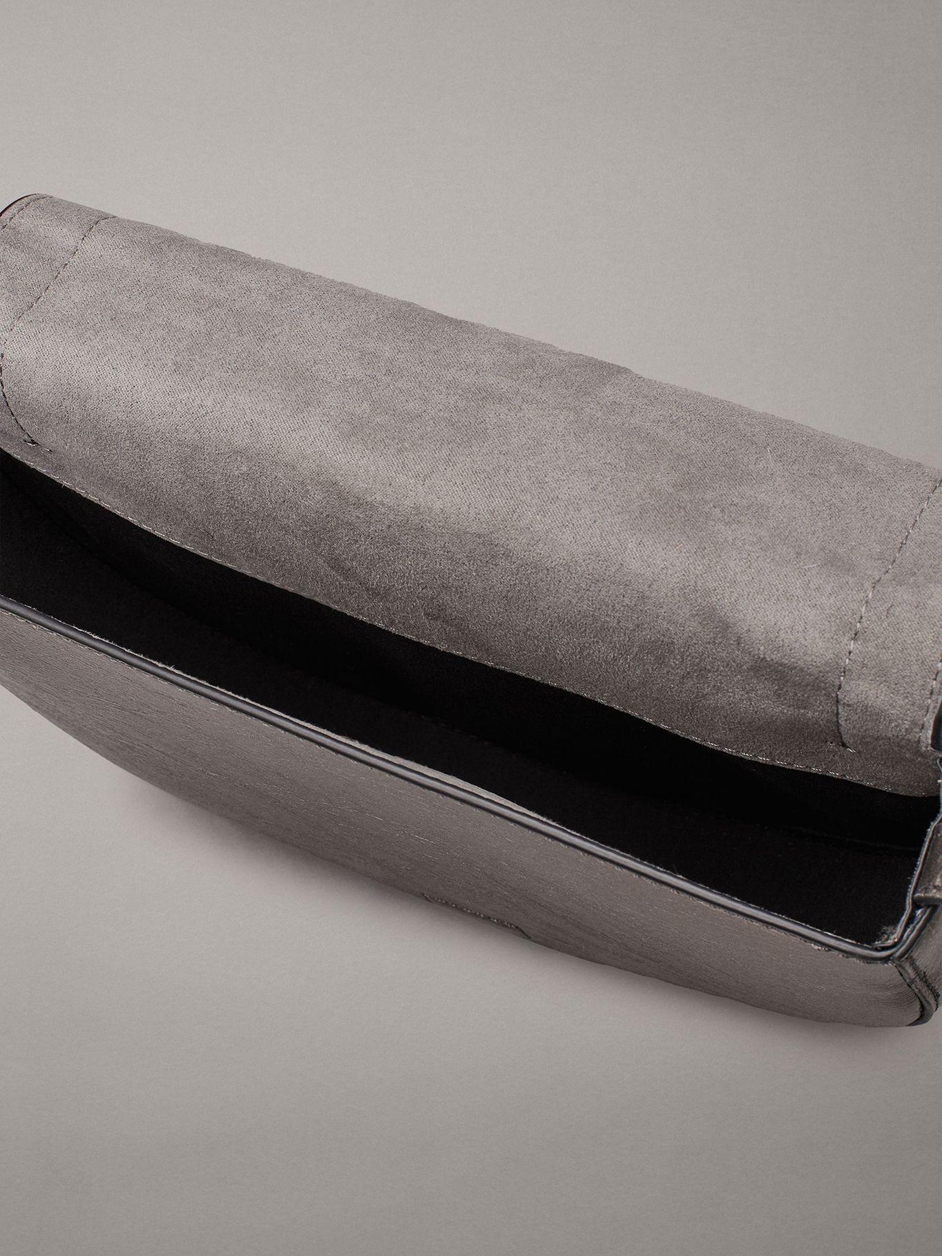 Bandolera Monogram Tm Gris Calvin Klein-2