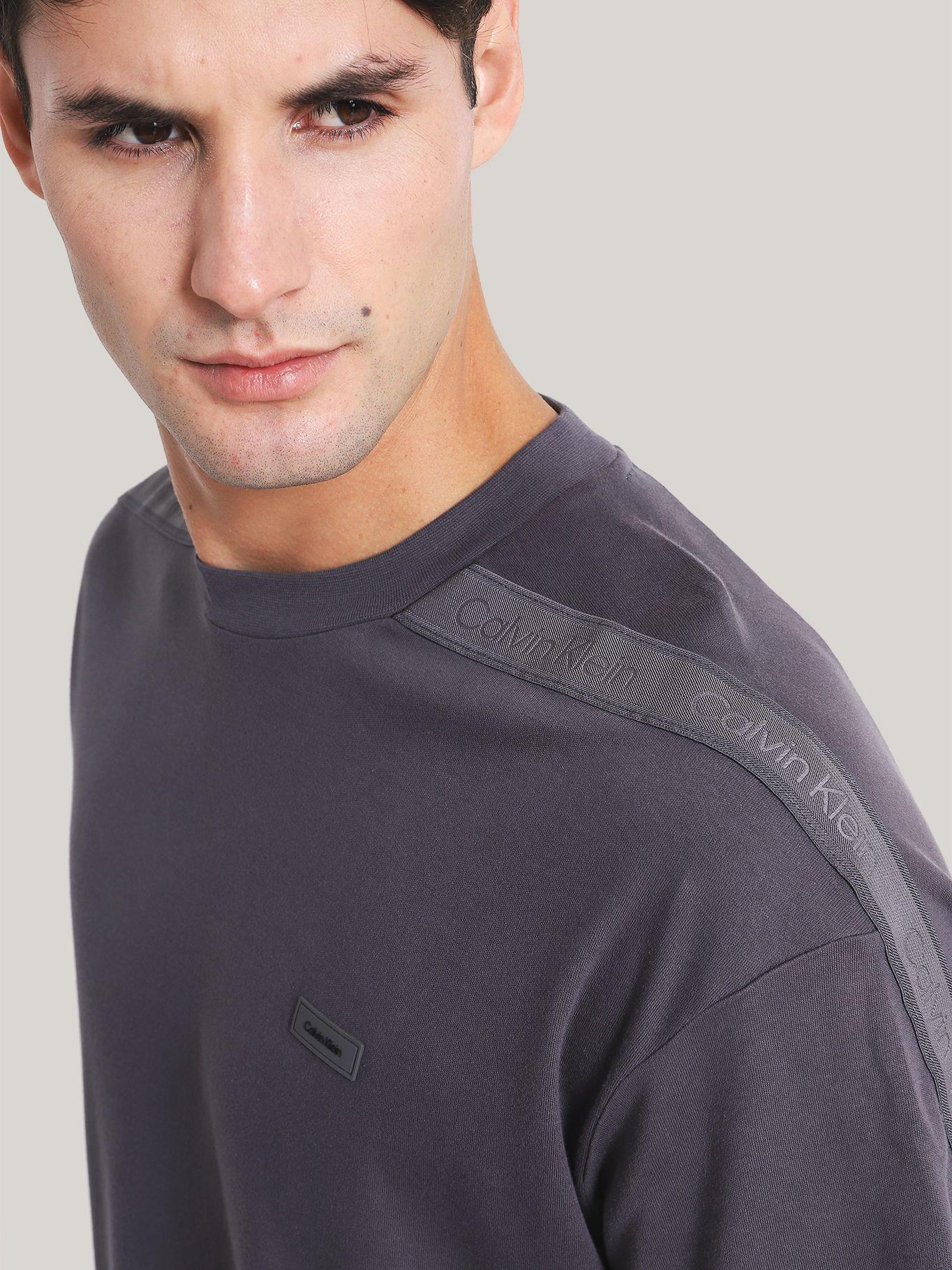 Polera Tonal Debossed Gris Calvin Klein-3
