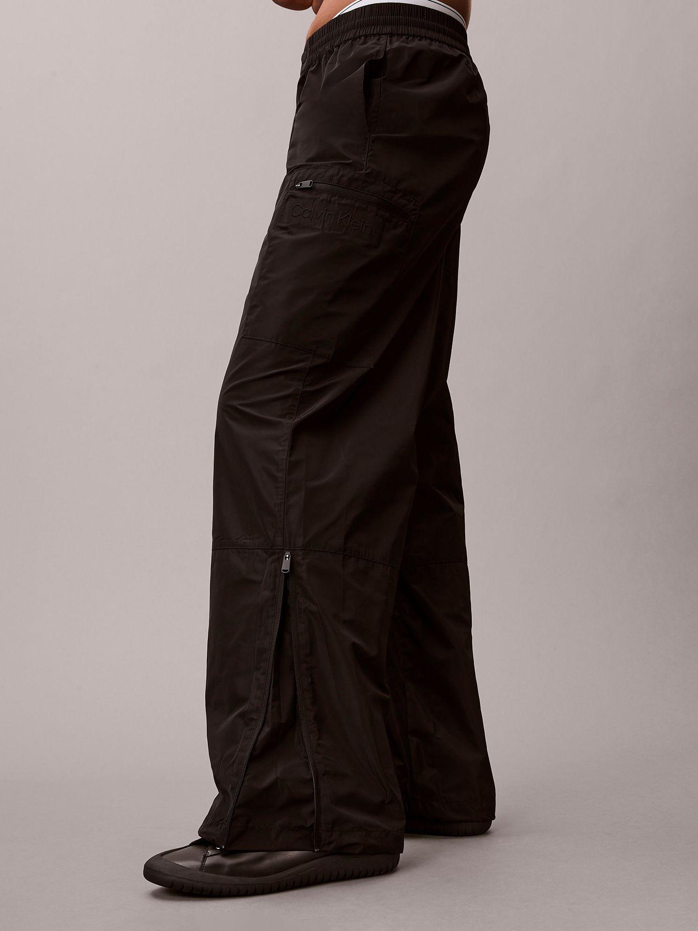 Pantalón Tech Relaxed Negro Calvin Klein-4