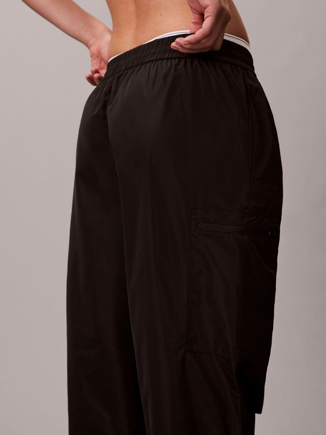 Pantalón Tech Relaxed Negro Calvin Klein-5
