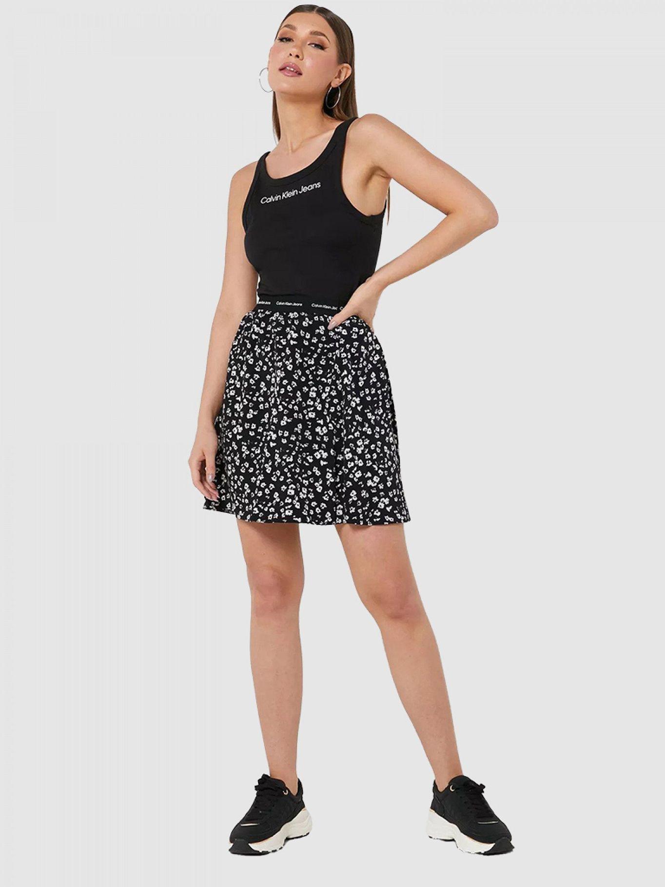 Camiseta sin Mangas Negro Calvin Klein-1