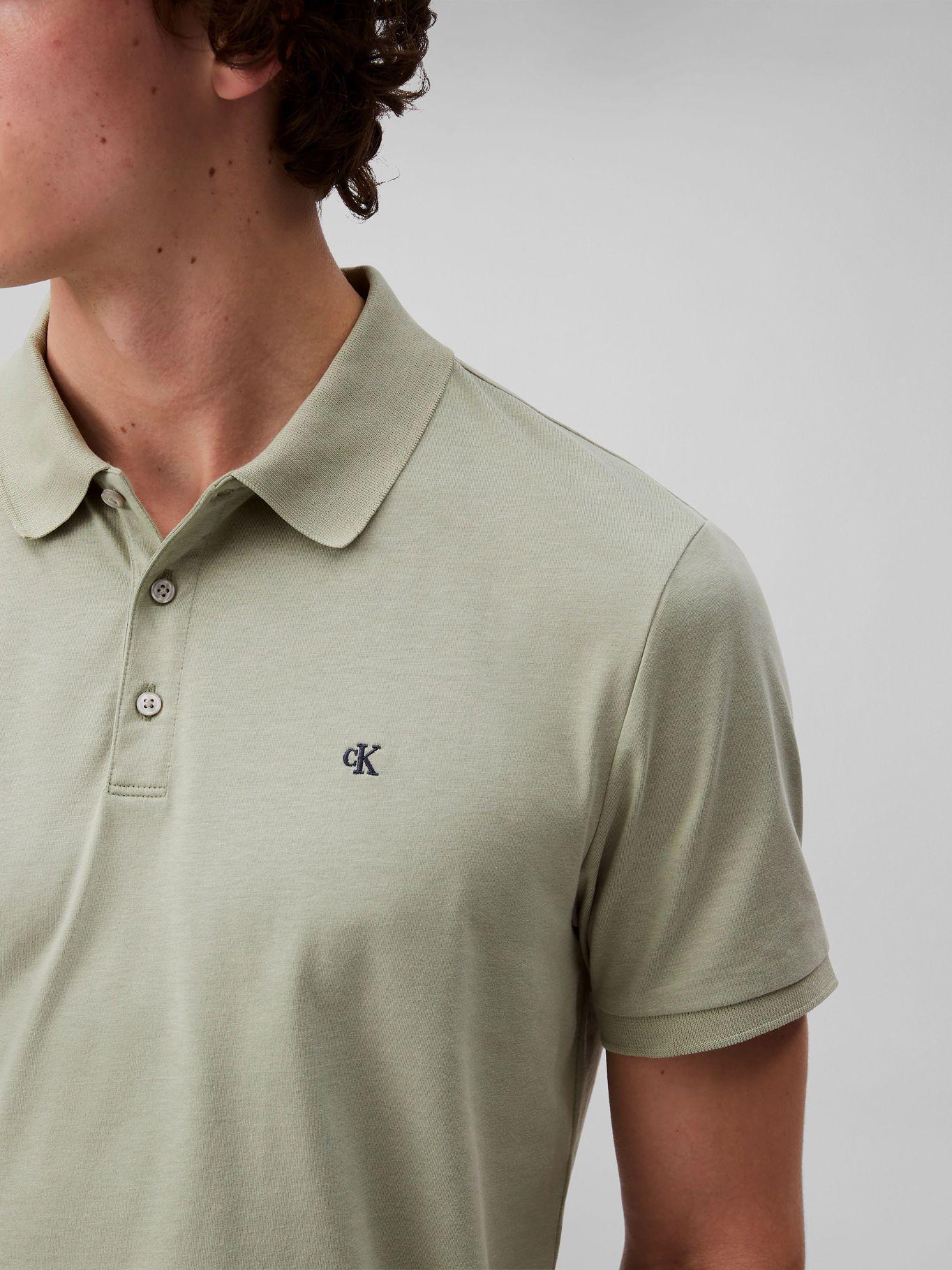 Polo con Monograma Bordado Verde Calvin Klein-3
