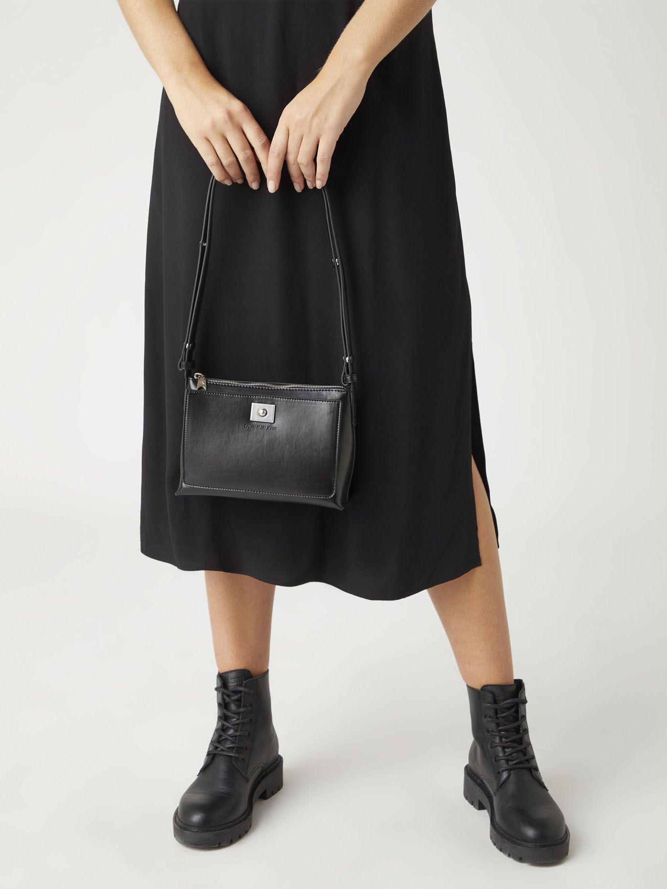 Bndolera CKJ Envelope Negro Calvin Klein Mujer-4