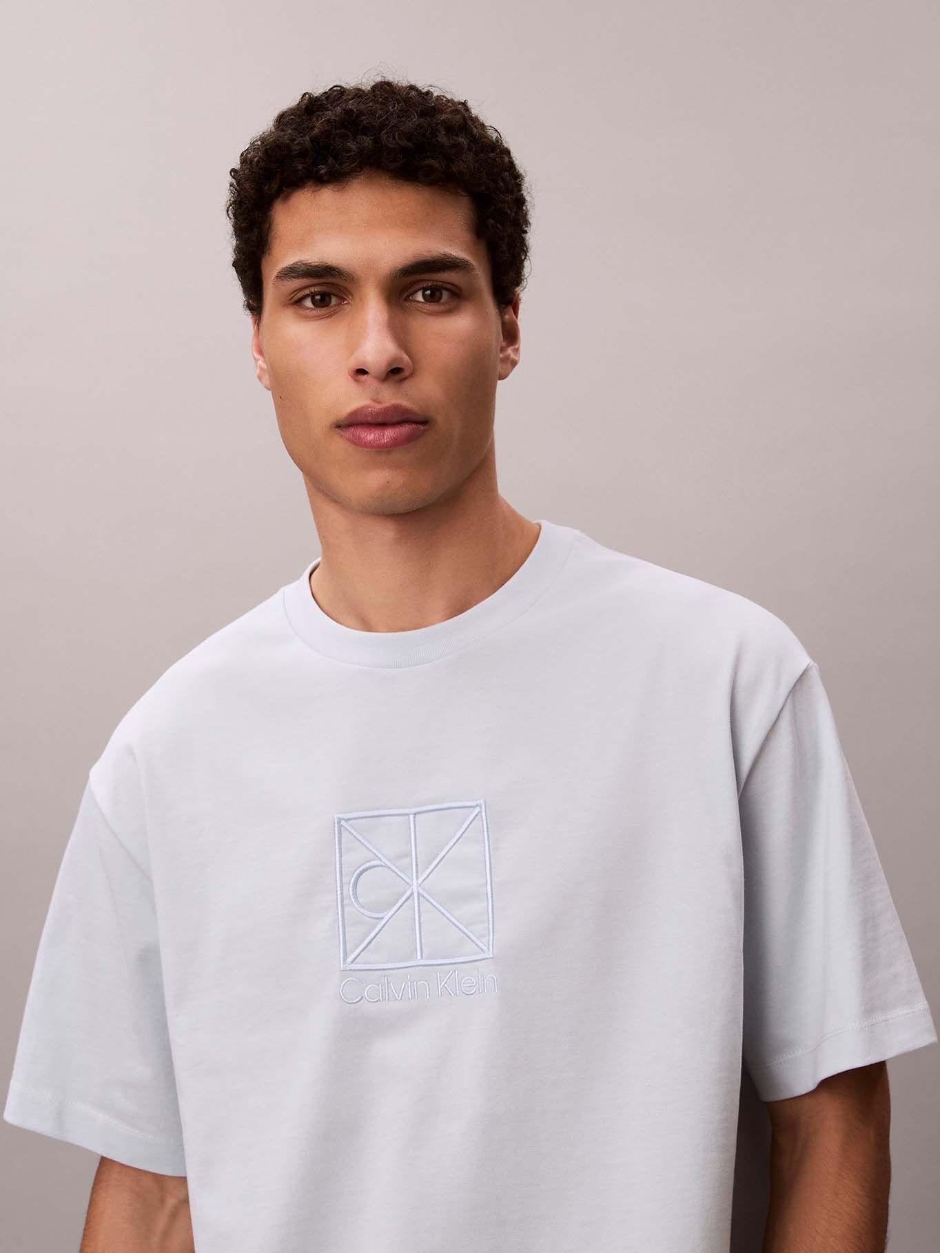Polera con Gráfico de Emblema Celeste Calvin Klein-4