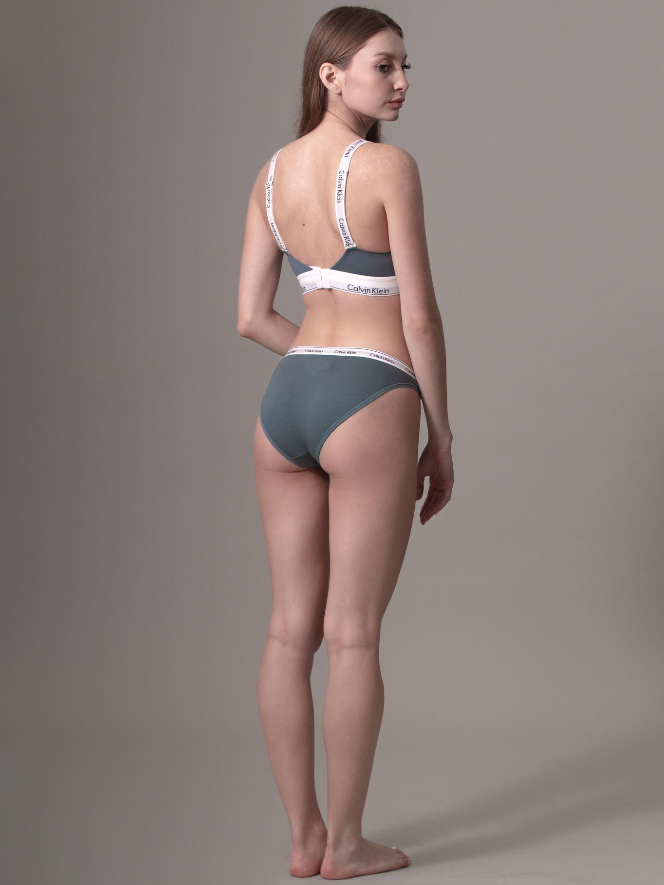 Calzón Bikini Modern Logo 030 Beige Calvin Klein-2
