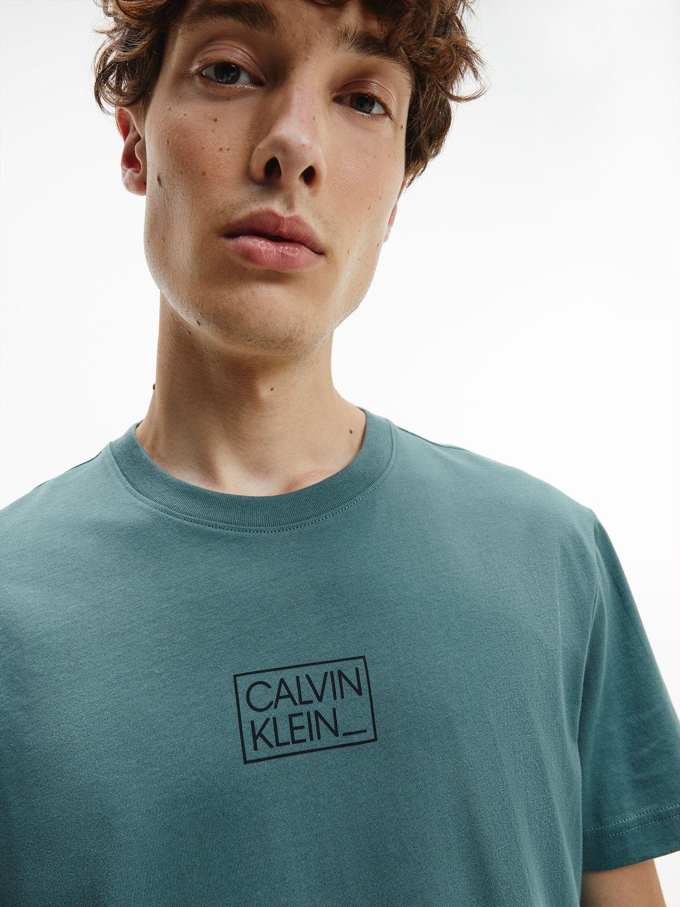 Polera Chest Box Logo Verde Calvin Klein-3