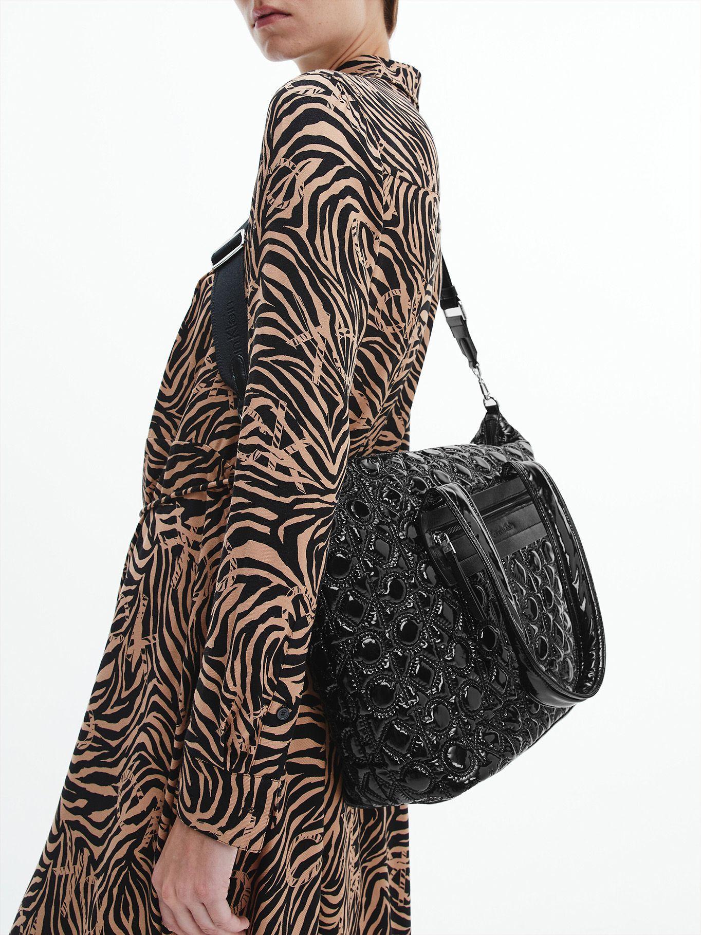 Cartera Tote Ck Essential Quilt Negro Calvin Klein-5