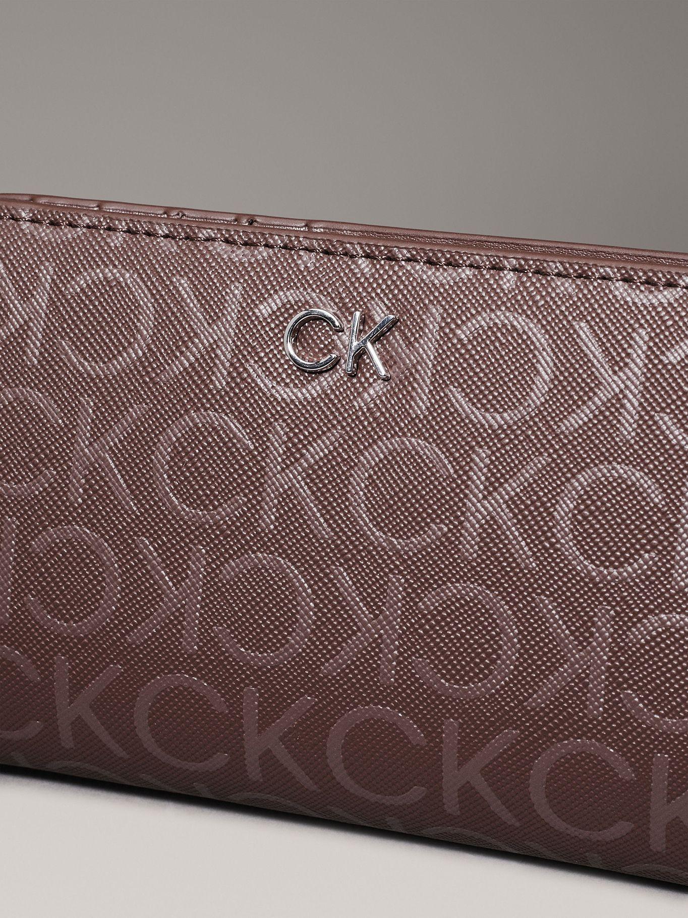 Billetera CK Daily Bifold Mono Café Calvin Klein-3