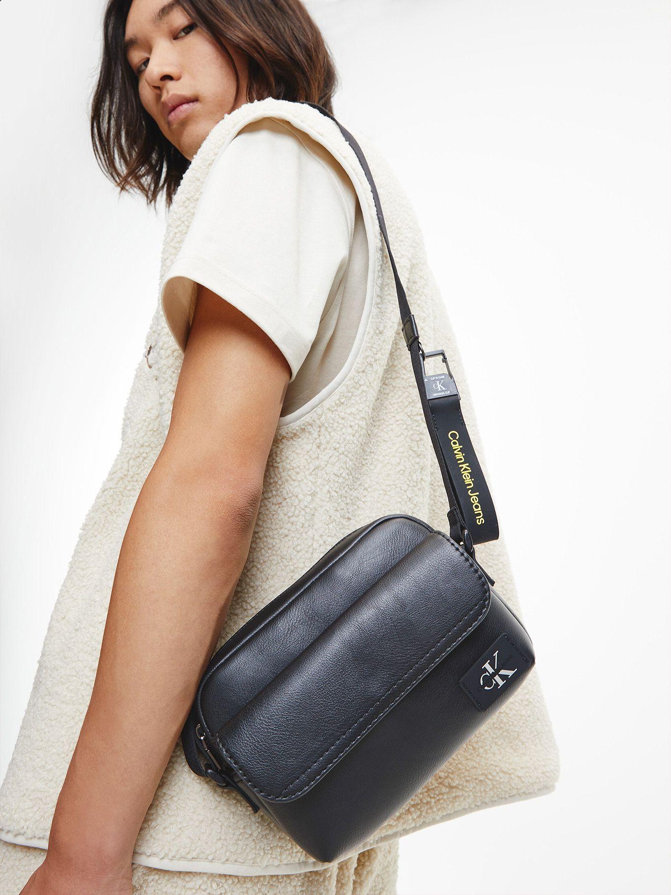 Cartera Tagged Camera Negro Calvin Klein-3