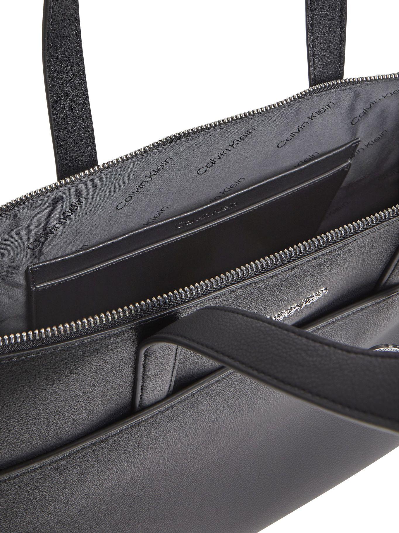 Cartera Shopper CK Must Pocket Negro Calvin Klein-2