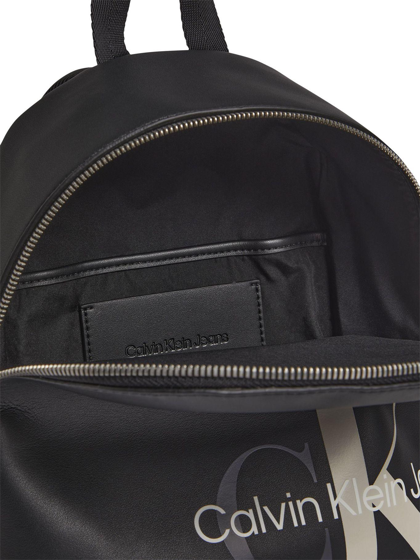 Mochila Sculpted Mono Negro Calvin Klein-2