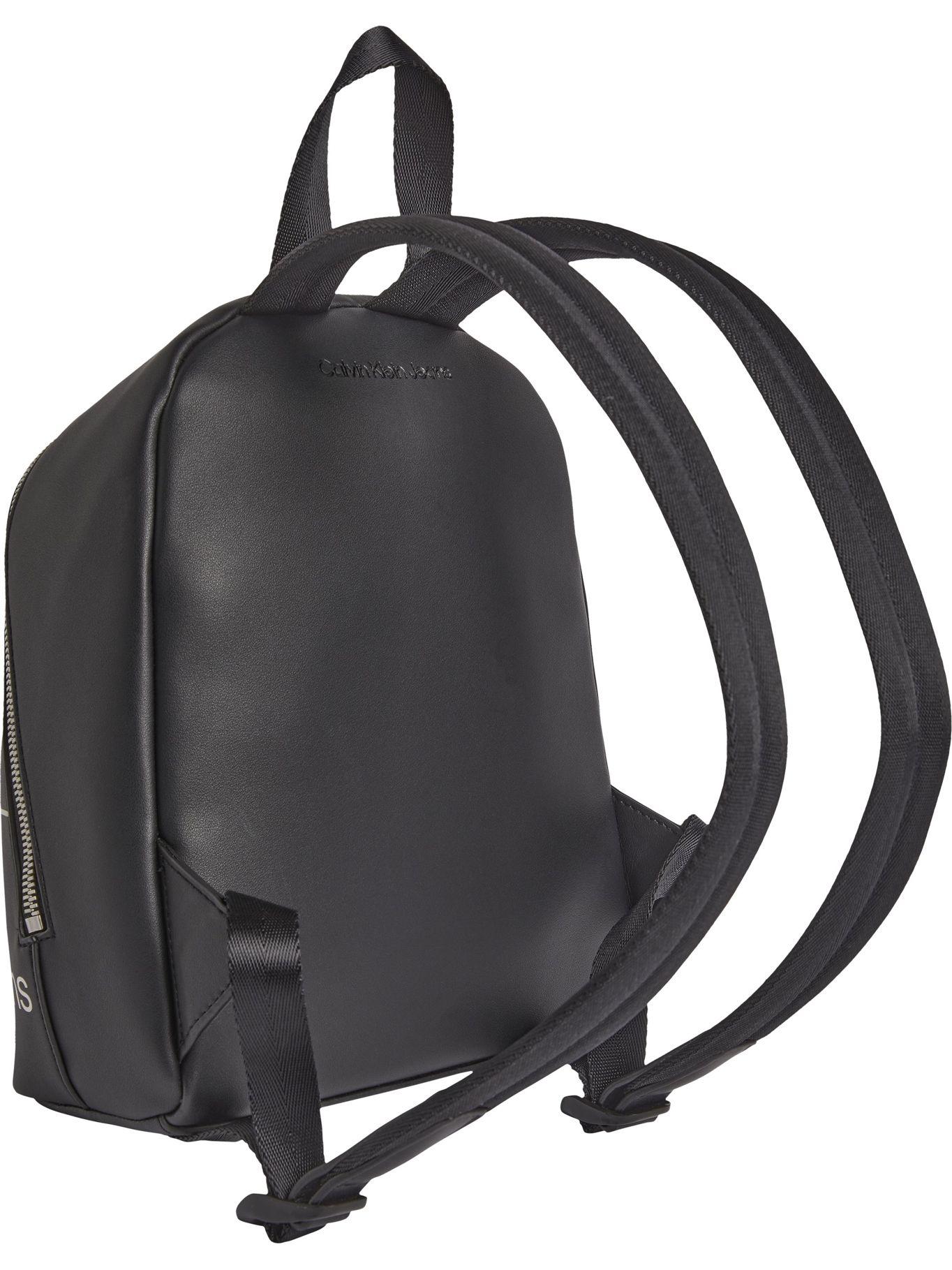 Mochila Sculpted Mono Negro Calvin Klein-1