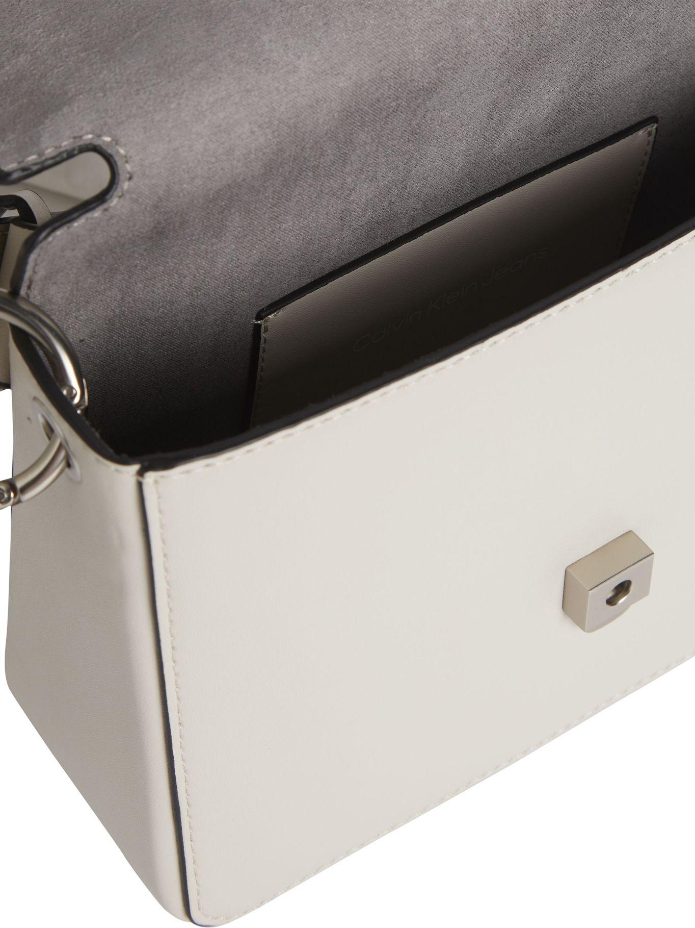 Cartera Xbody Sculpted Beige Calvin Klein-2