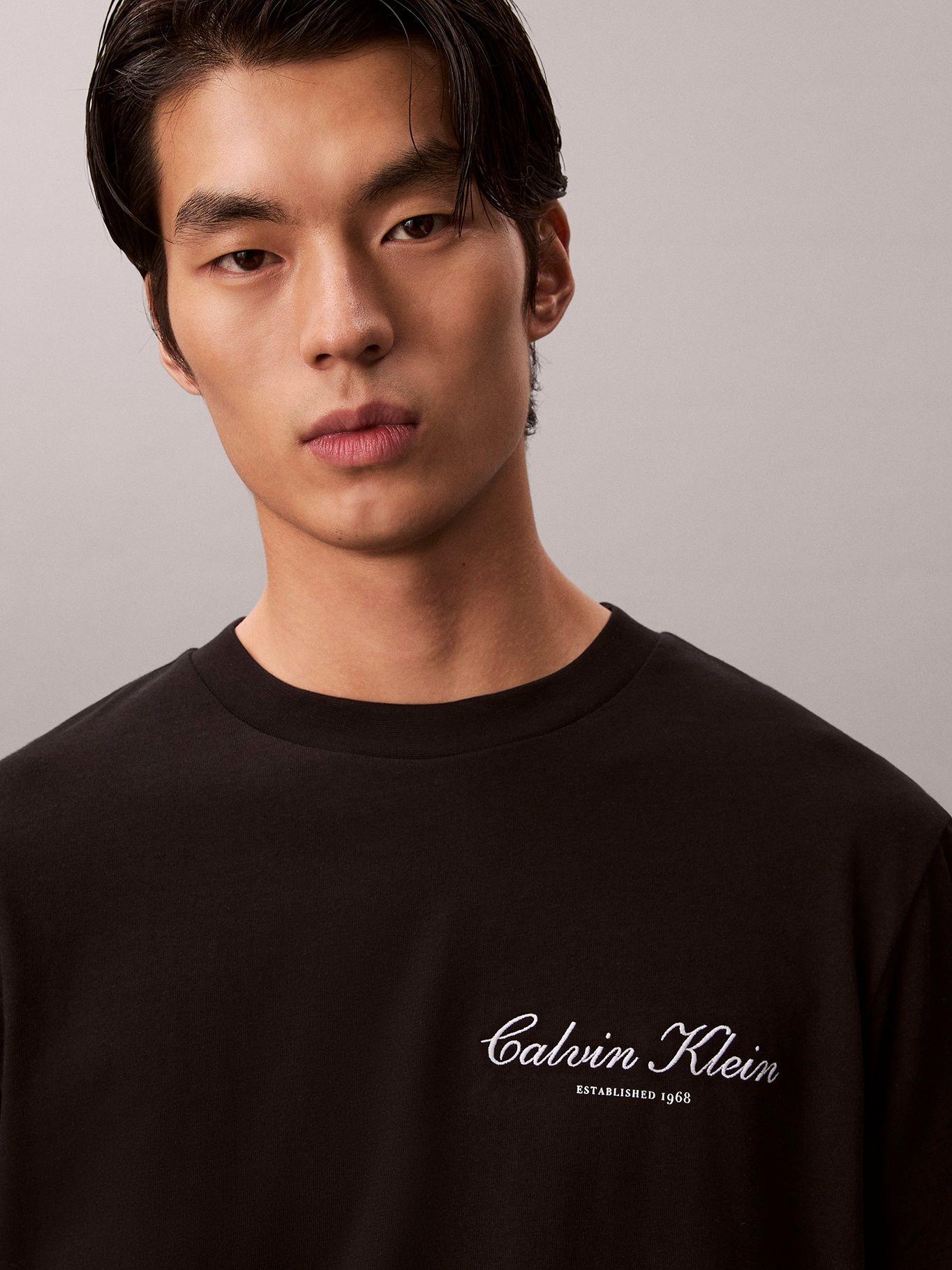 Polera con Logo Gráfico Negro Calvin Klein-4