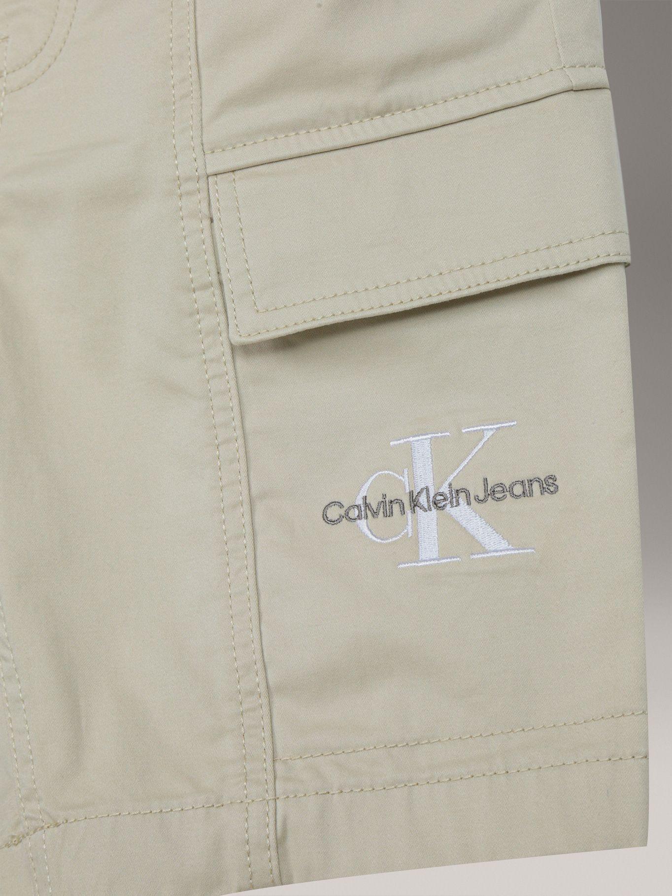 Short Niño Cargo Essential Beige Calvin Klein-2