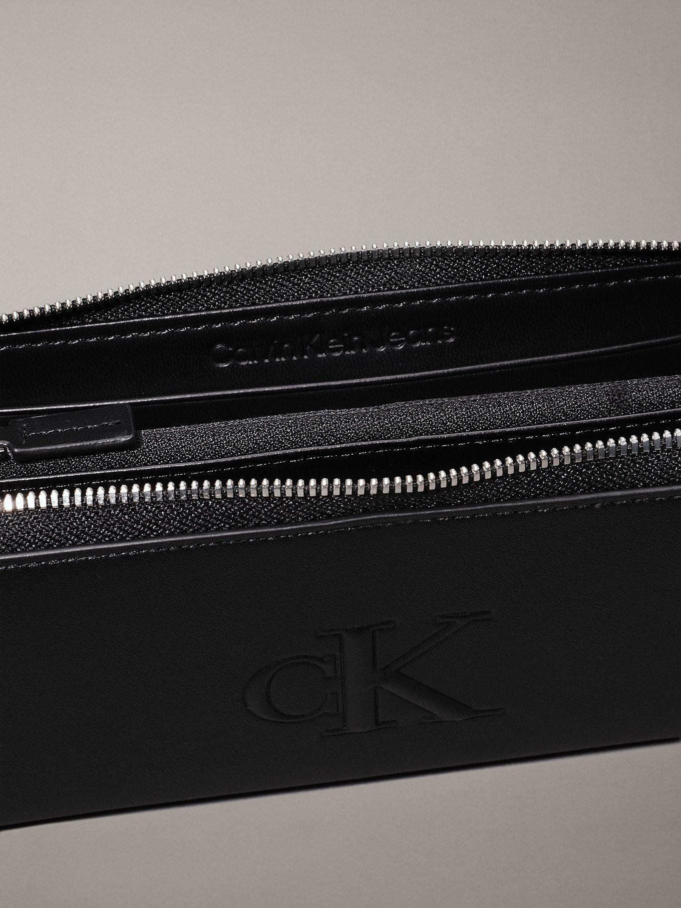 Billetera Sculpted Deboss Negro Calvin Klein-2