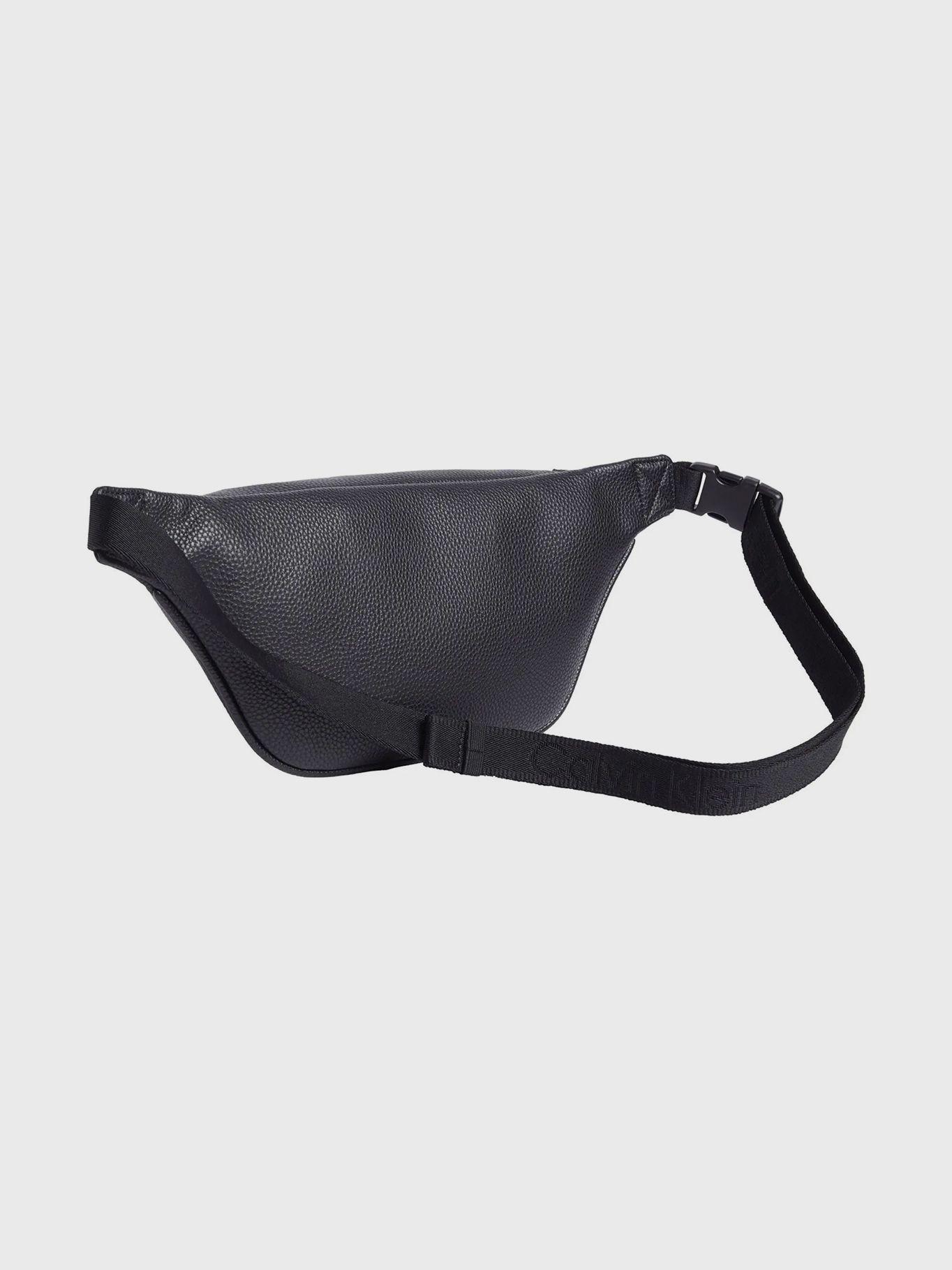 Banano Over Webbing Negro Calvin Klein-3