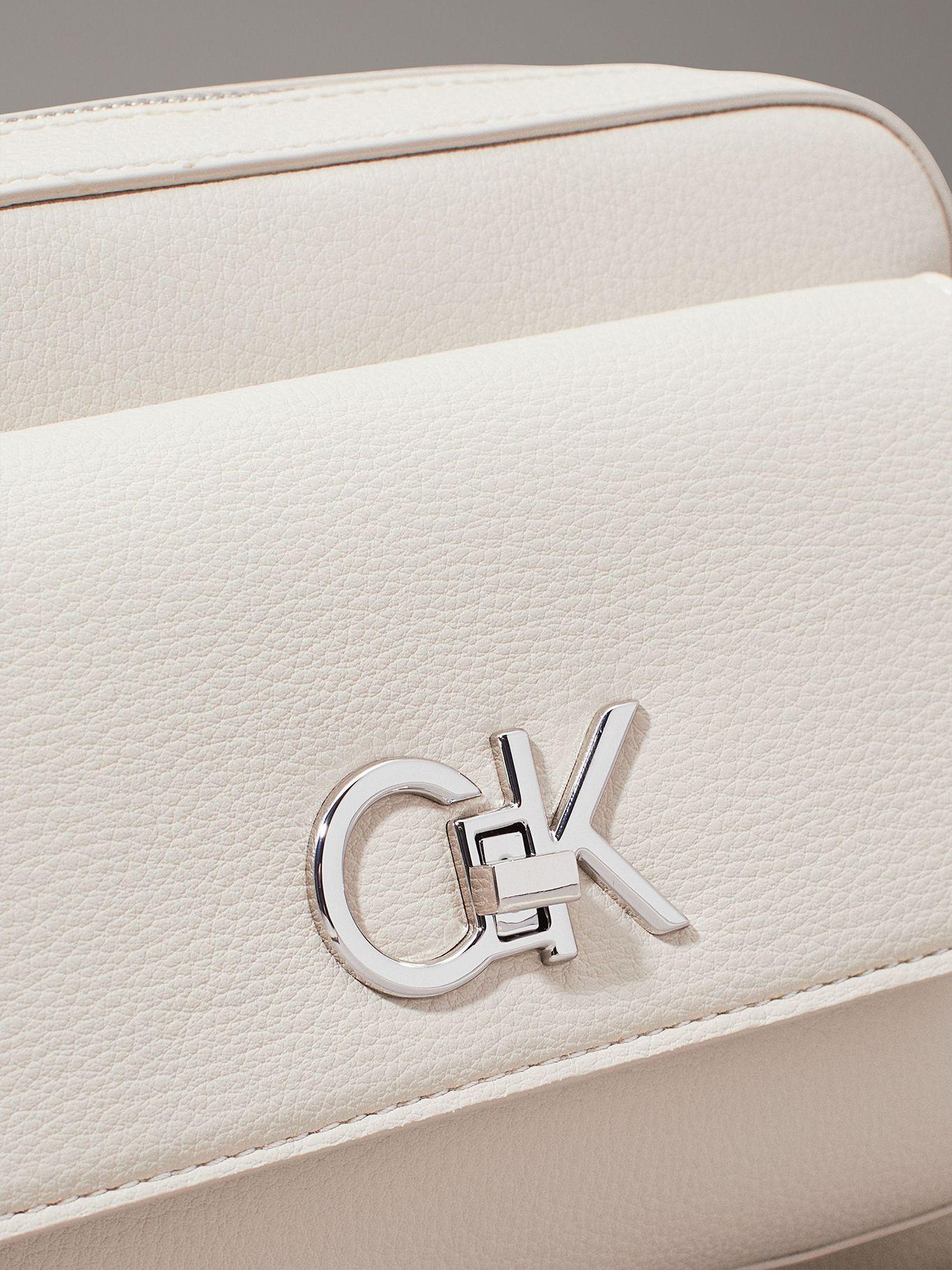 Bandolera Re-Lock Blanco Calvin Klein-3