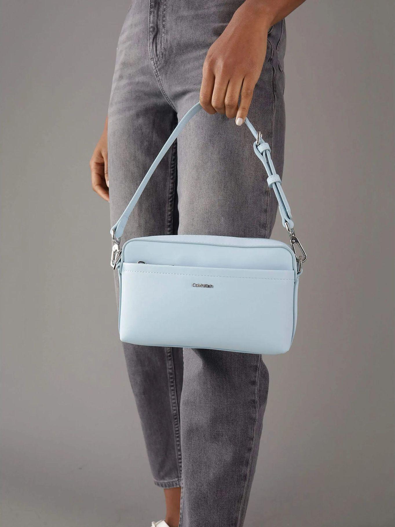 Bandolera CK Must Convertible Celeste Calvin Klein-4